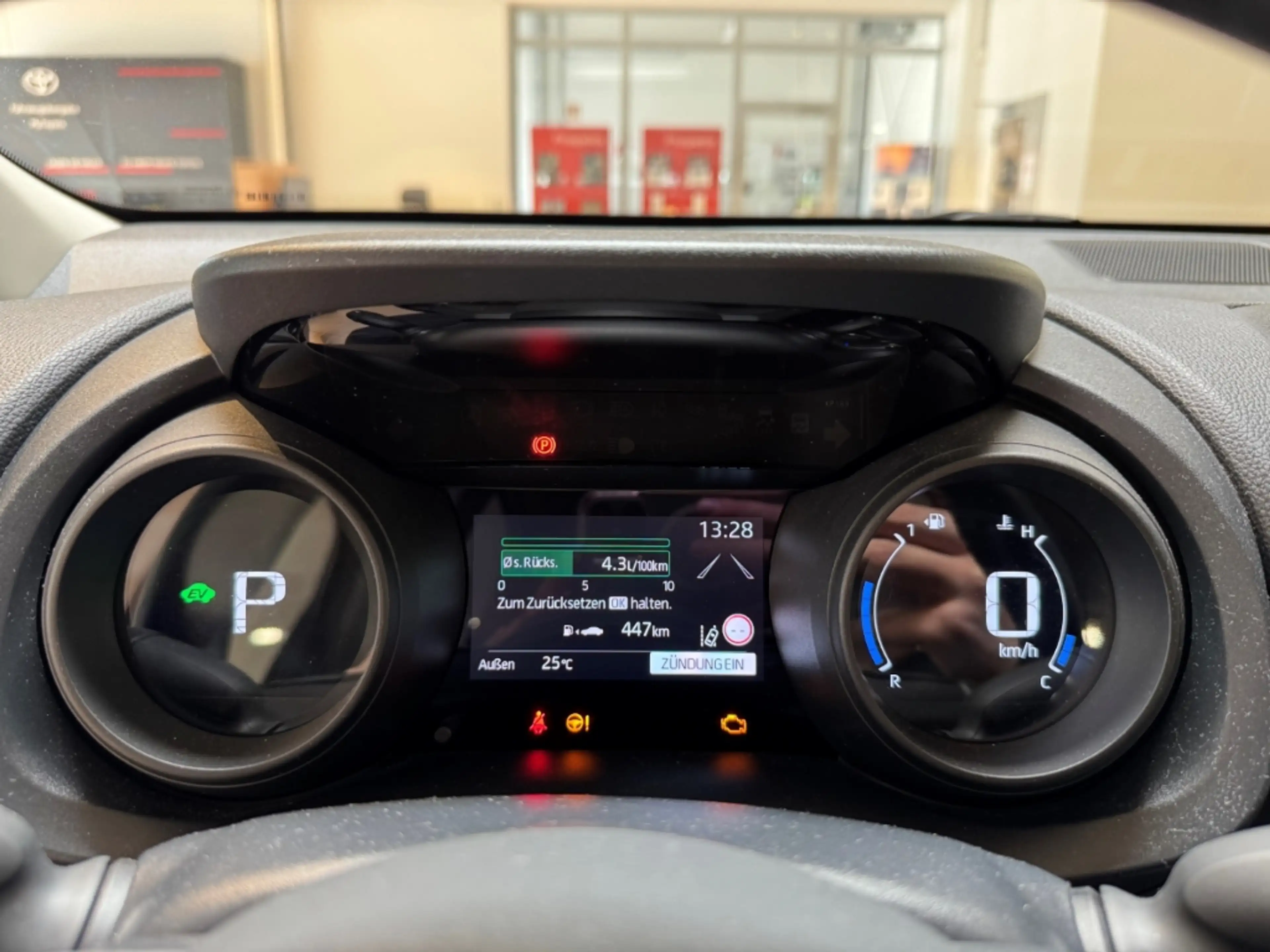 Toyota Yaris Hybrid Team Deutschland / Abstands-Tempo. — photo 9