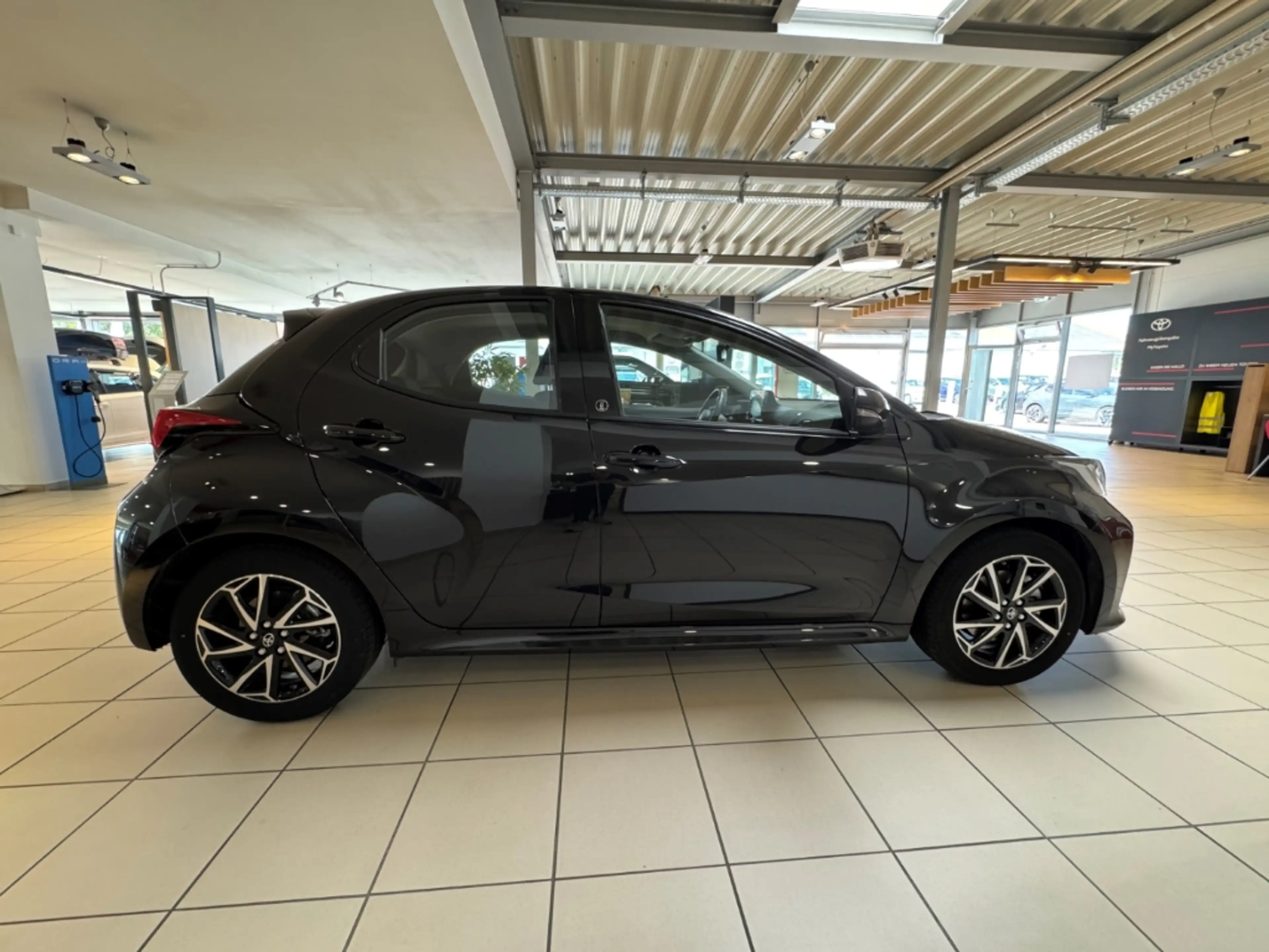 Toyota Yaris Hybrid Team Deutschland / Abstands-Tempo. — photo 5