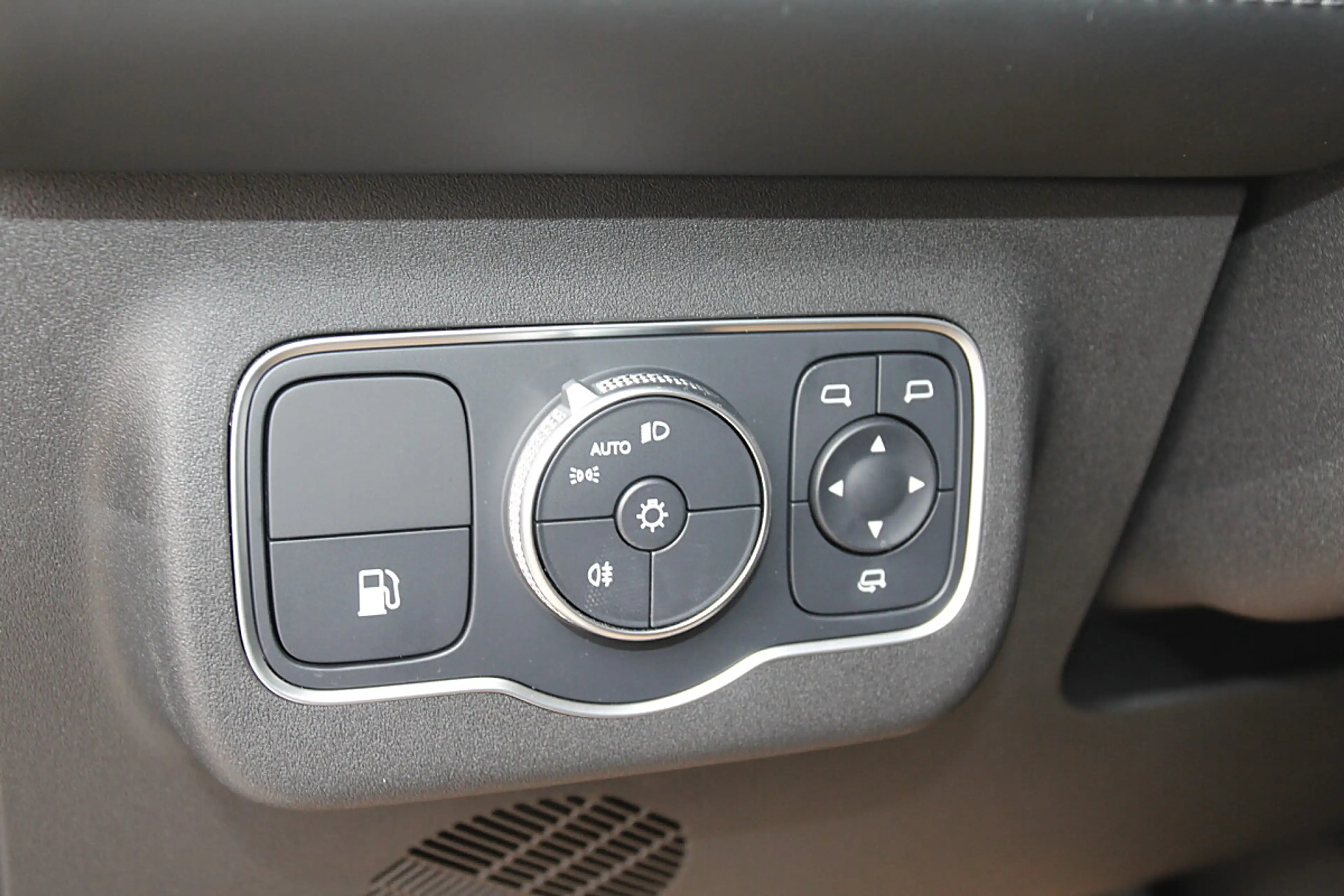 Omoda 9 PHEV 1.5TGDi Premium Line AWD — photo 12