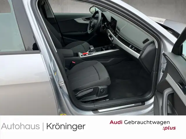 Audi A4 Avant view 9