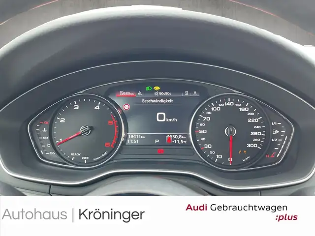 Audi A4 Avant view 12