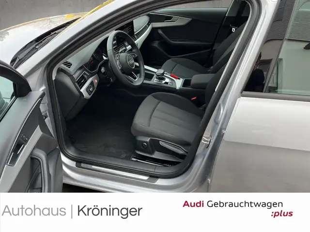 Audi A4 Avant view 7
