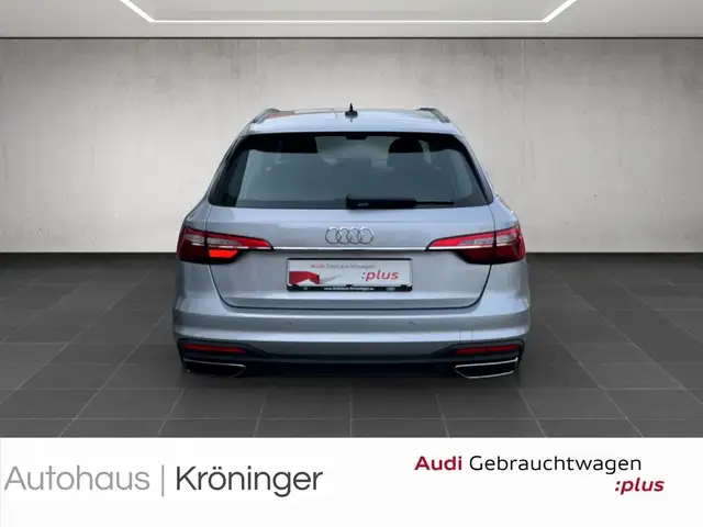 Audi A4 Avant view 6