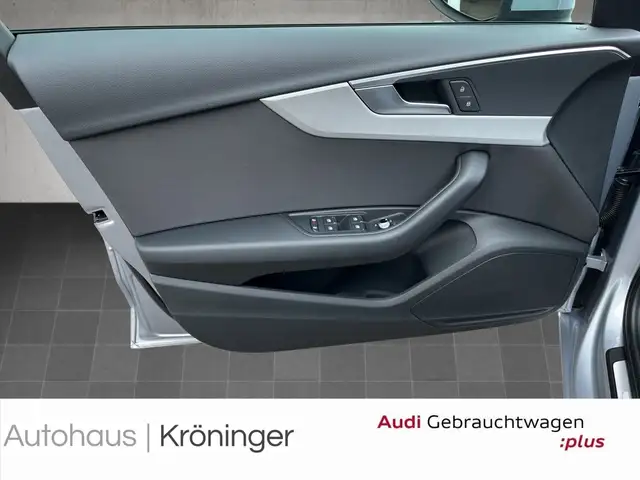 Audi A4 Avant view 8