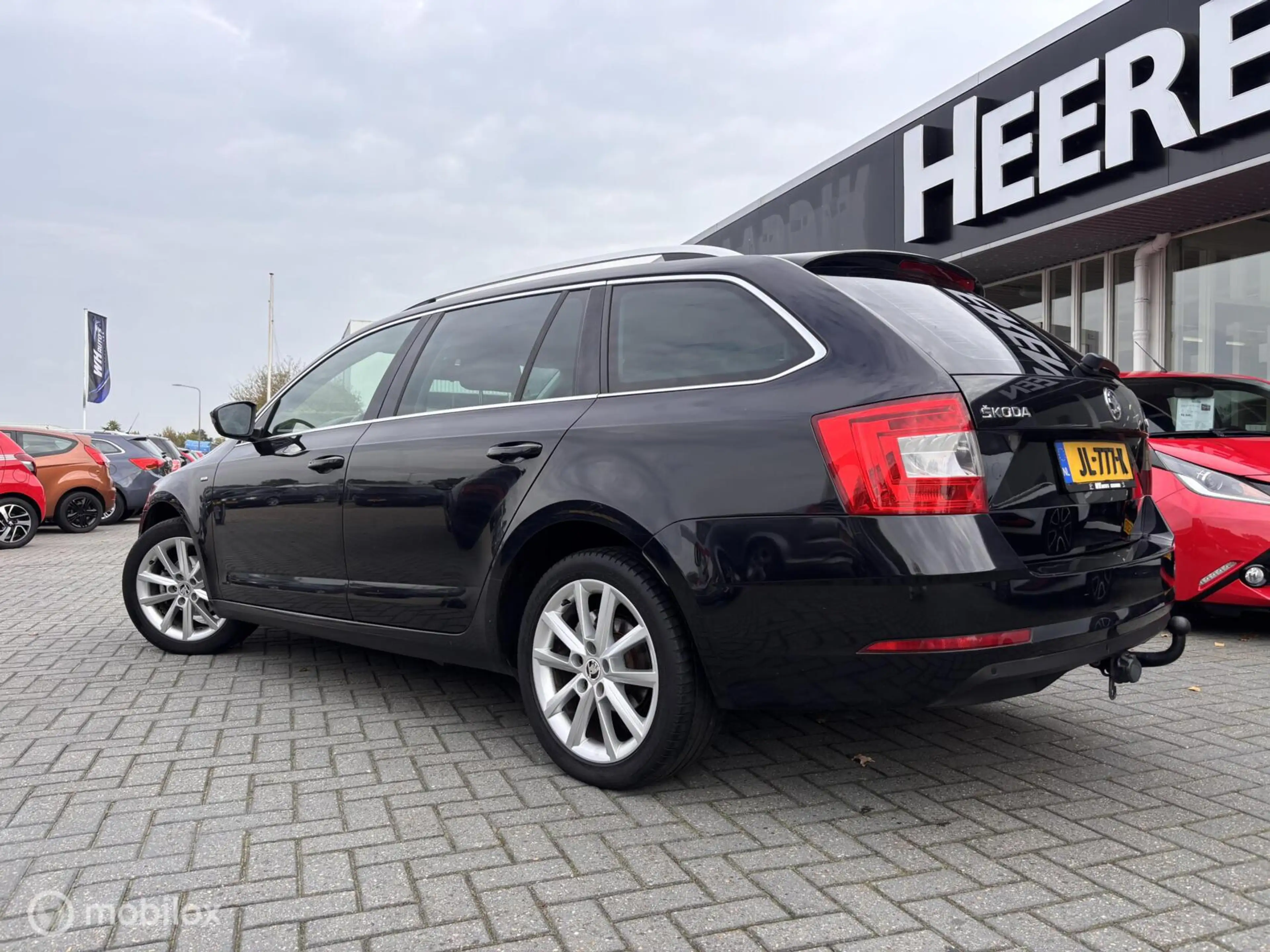 Skoda Octavia Combi 1.2 TSI Greentech Style Businessline — photo 7