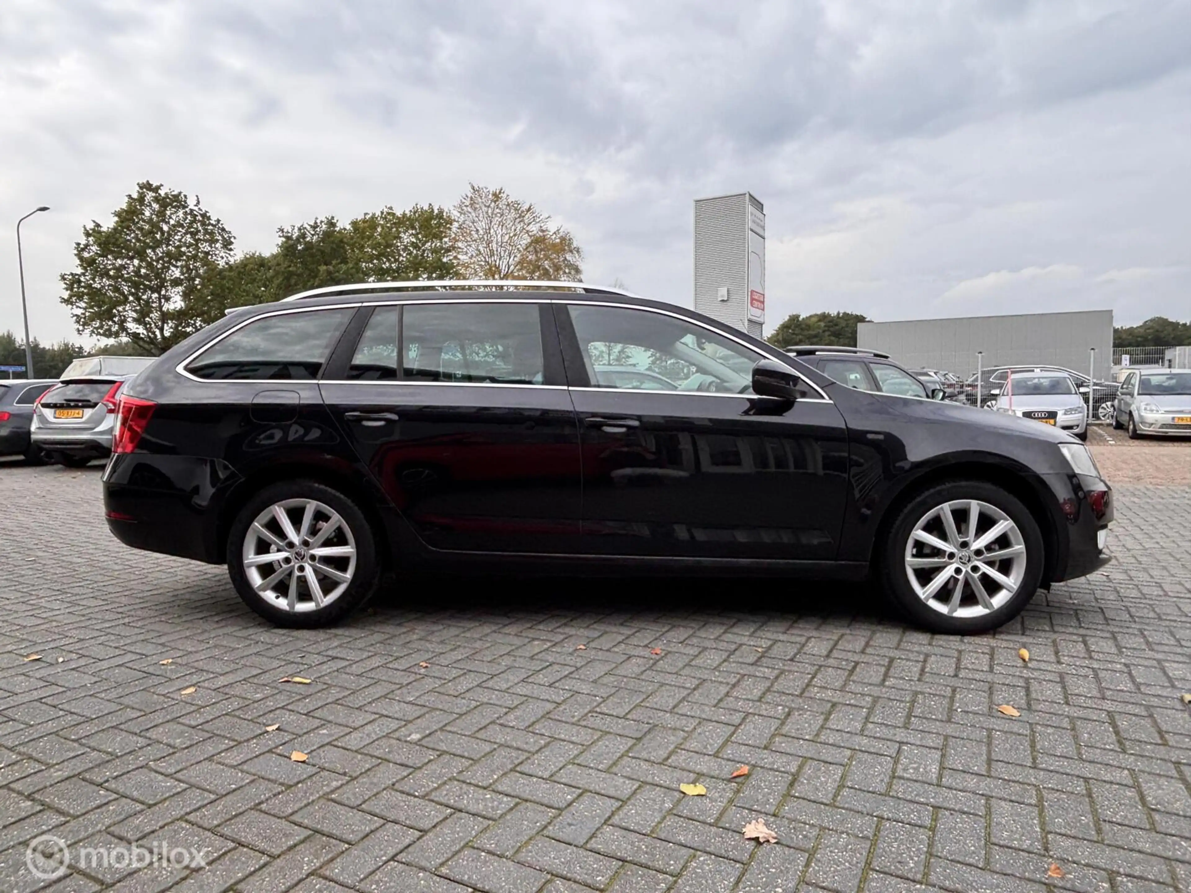 Skoda Octavia Combi 1.2 TSI Greentech Style Businessline — photo 8
