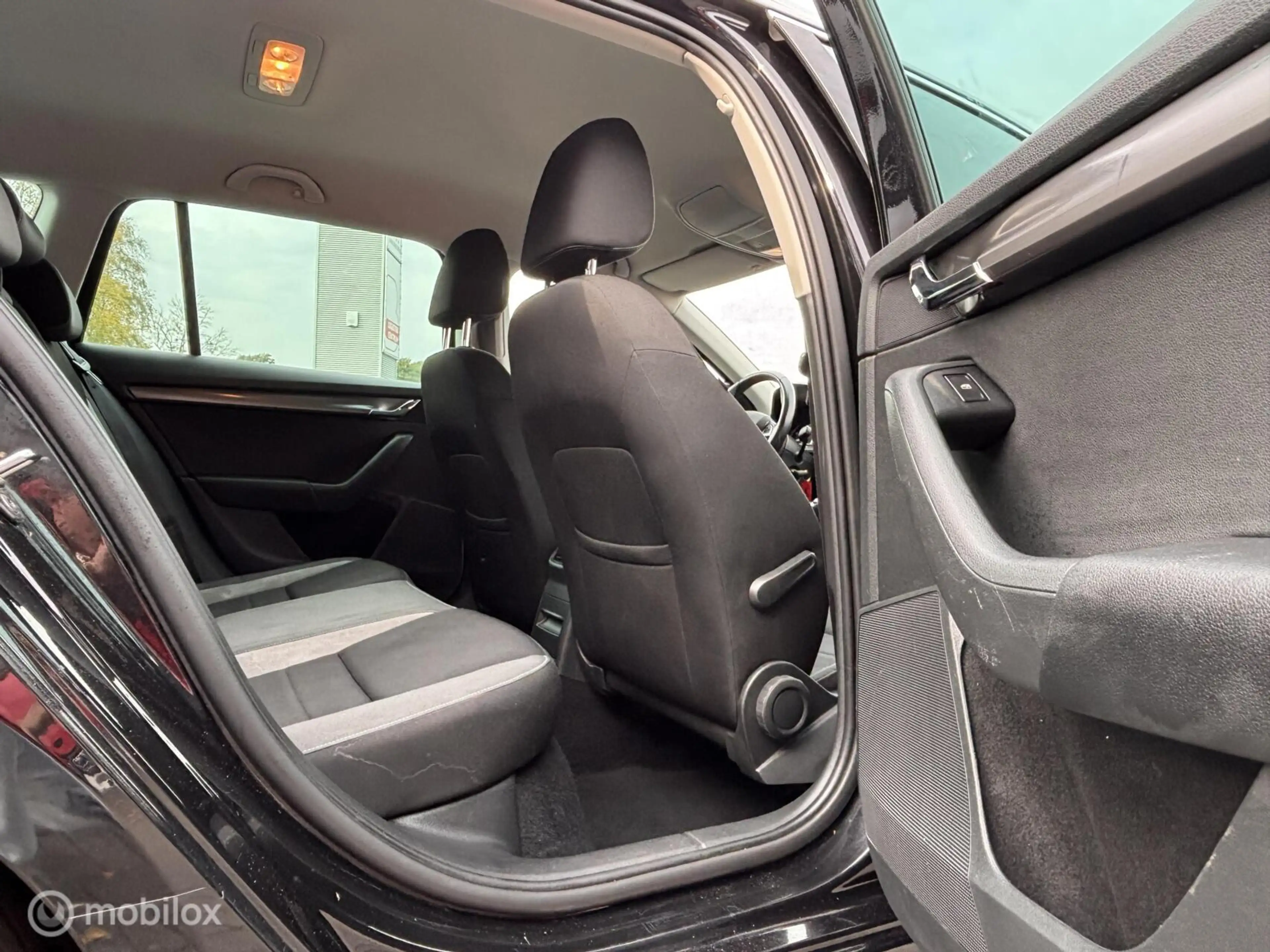 Skoda Octavia Combi 1.2 TSI Greentech Style Businessline — photo 15