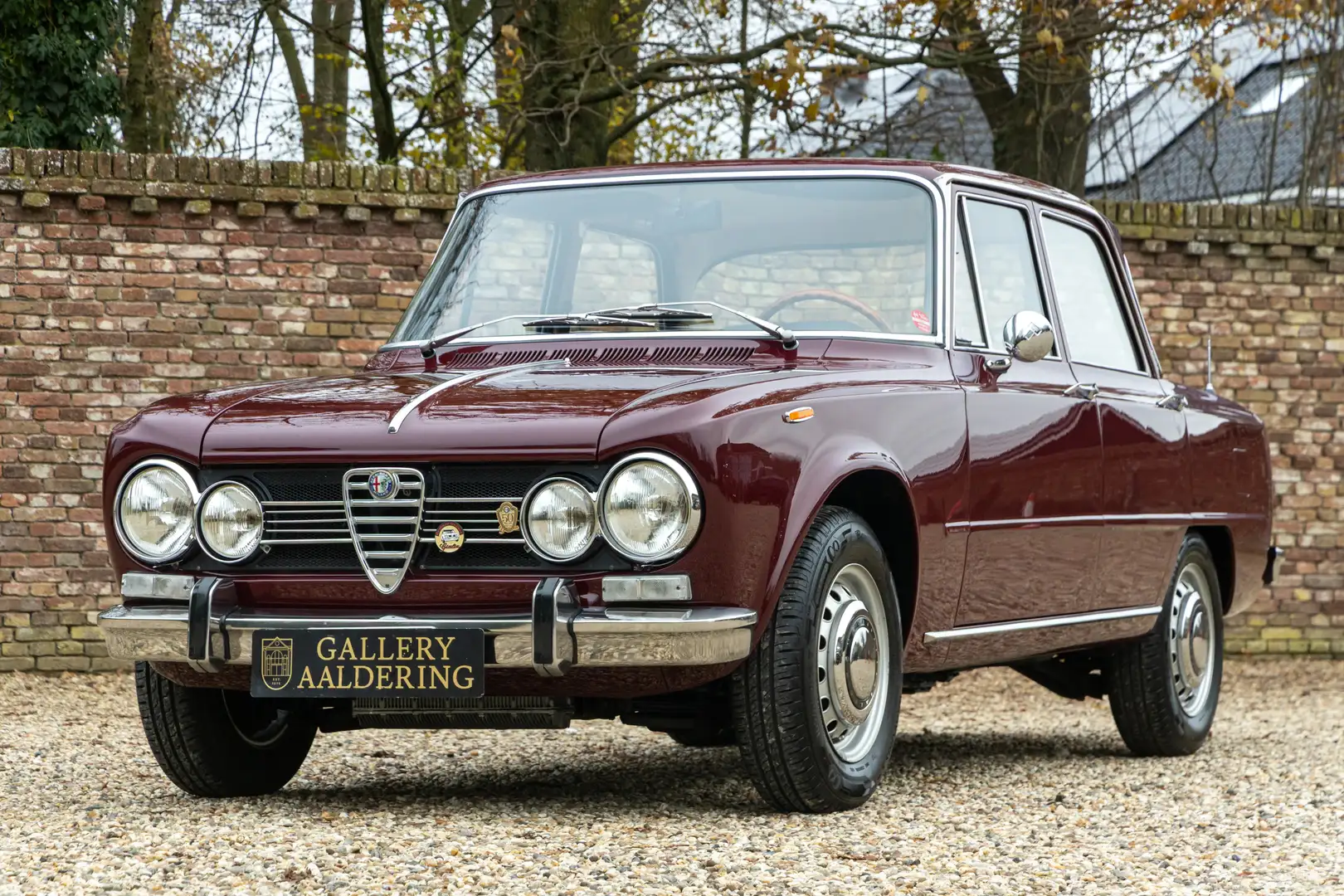 Alfa Romeo Giulia 1600 Super Biscione TOP QUALITY EXAMPLE! "Rosso Am Paars - 1