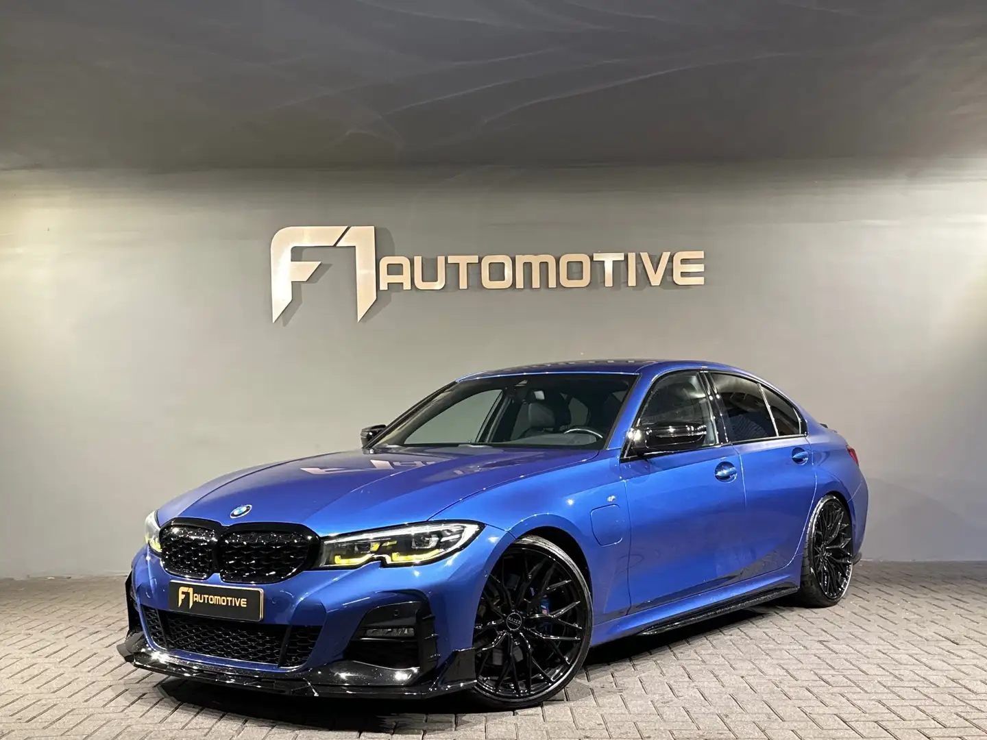 BMW 330 3-serie 330e eDrive M Sport|H/K|Sfeer|Leder|Carbon Blauw - 1
