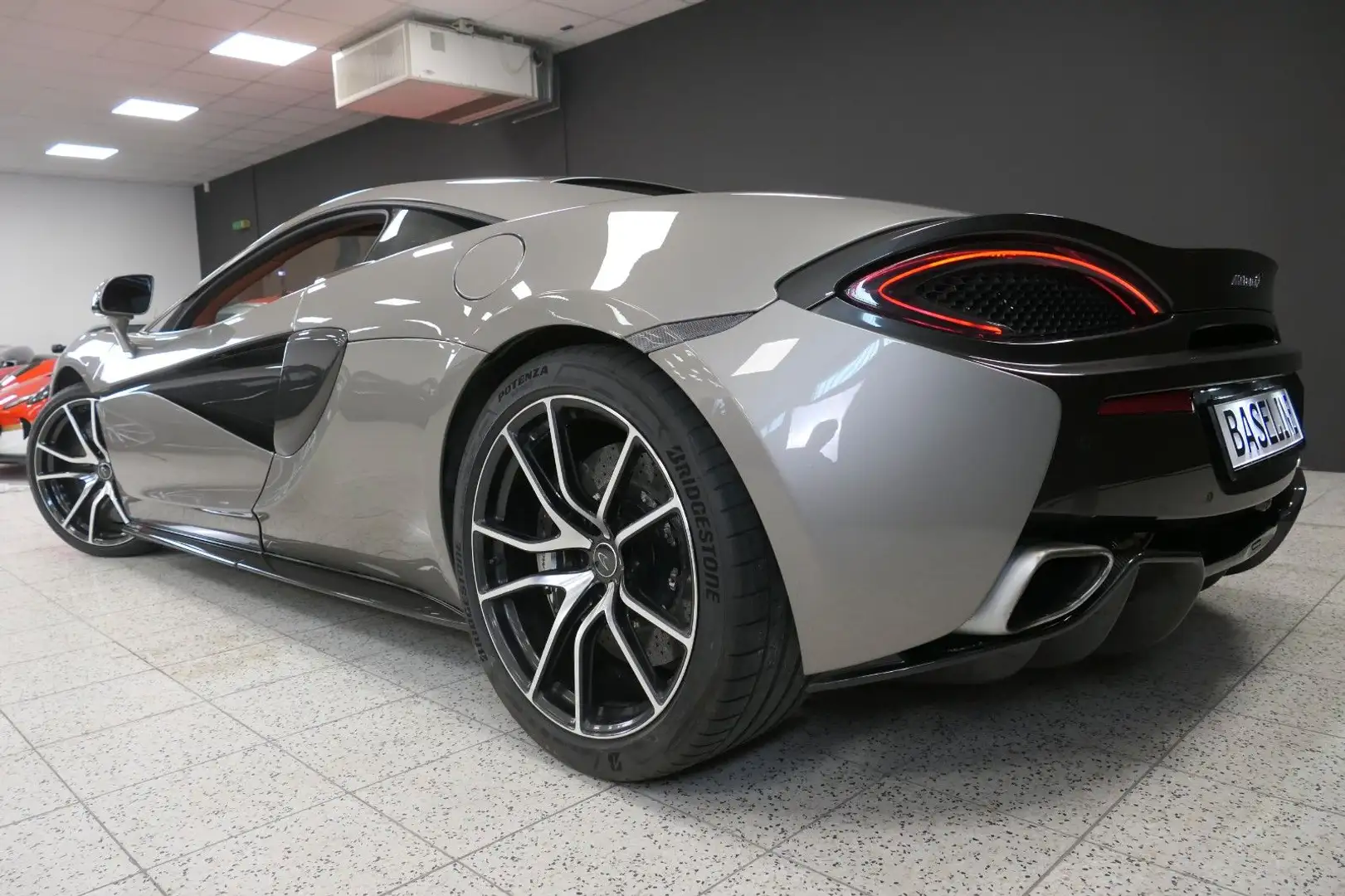 McLaren 570S 3.8 V8 Coupé - Top Zustand - Scheckheft Argent - 2
