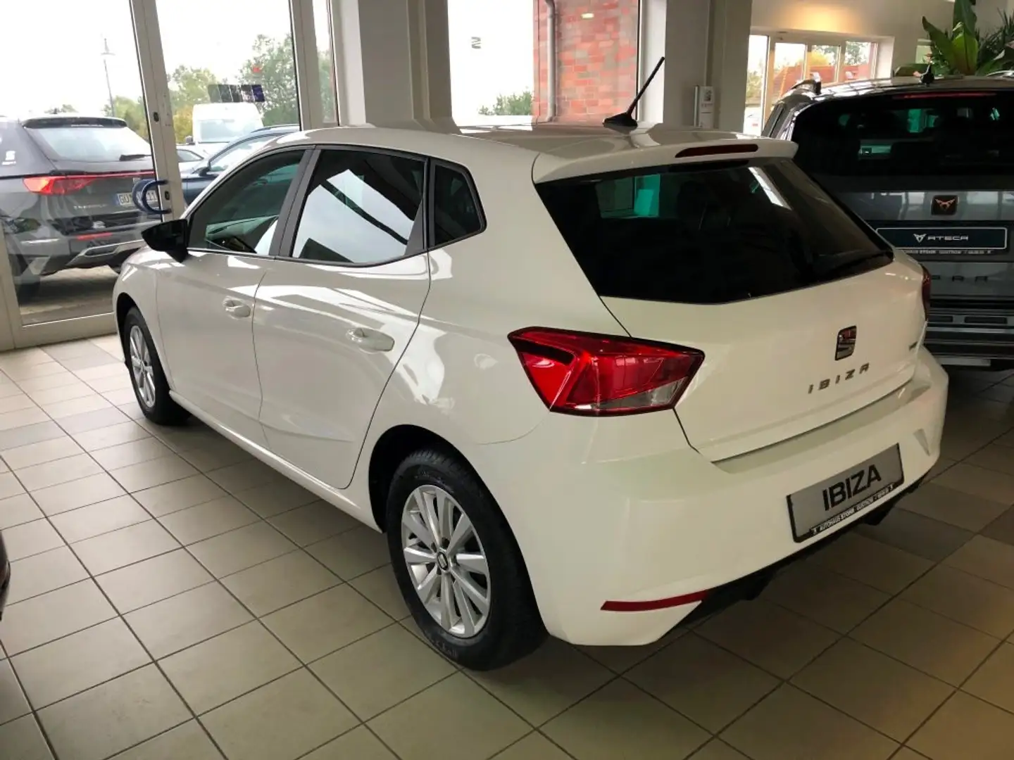 SEAT Ibiza Style 1.0TGI Weiß - 2