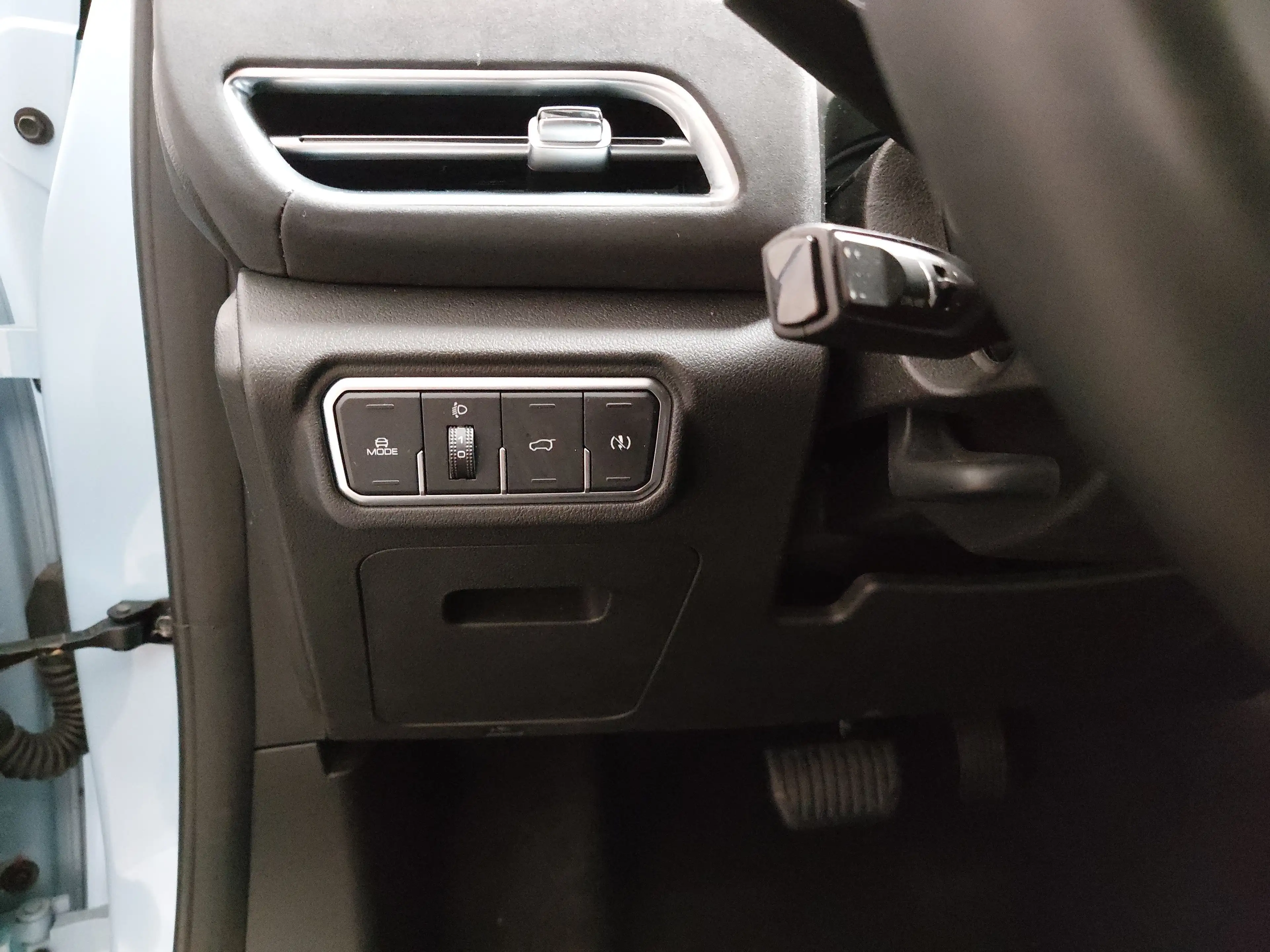Ora Funky Cat 300 Pro T-LEDER NAVI LED SHZ KAMERA ACC — photo 7