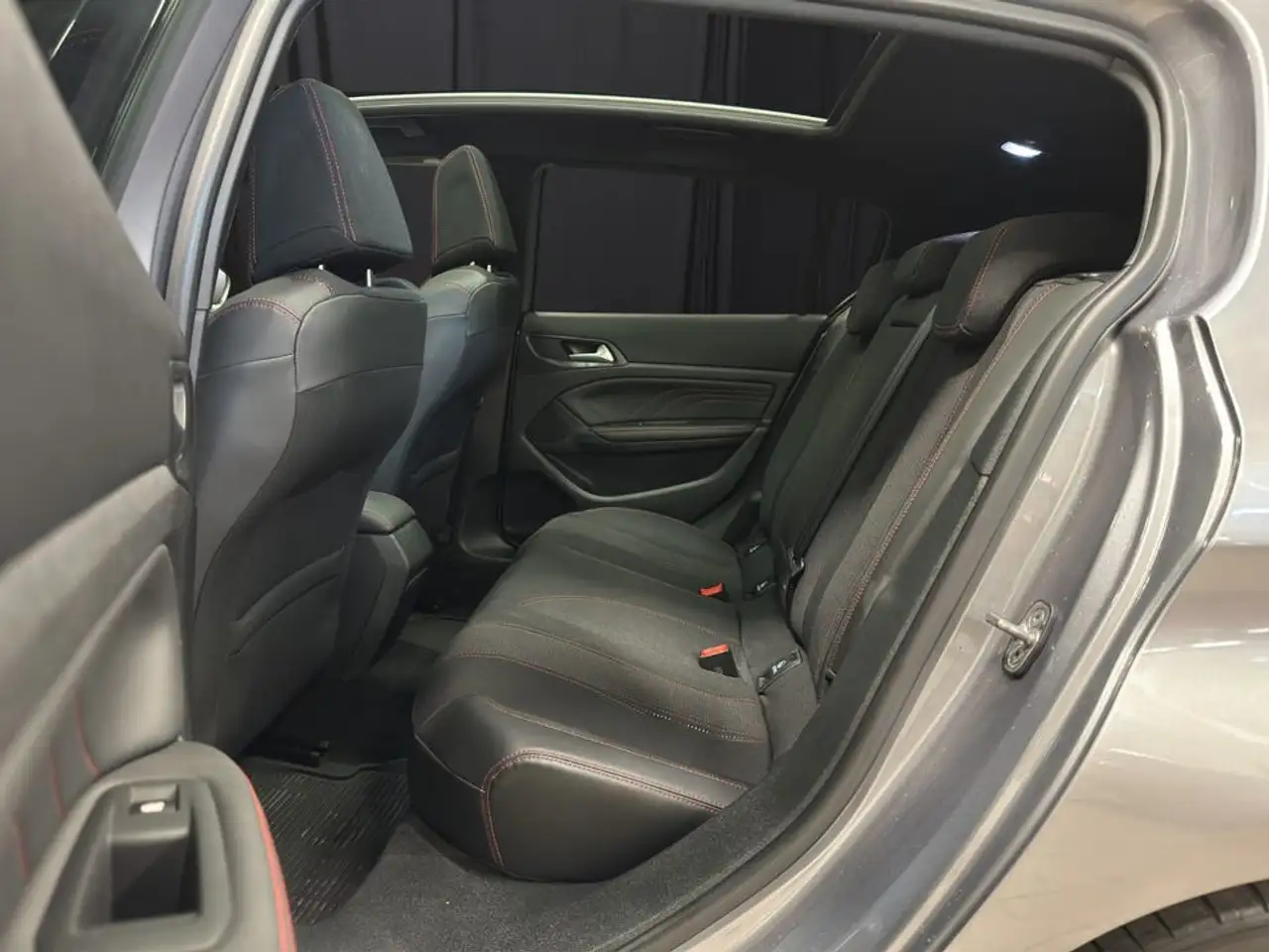 Peugeot 308 308 — photo 3