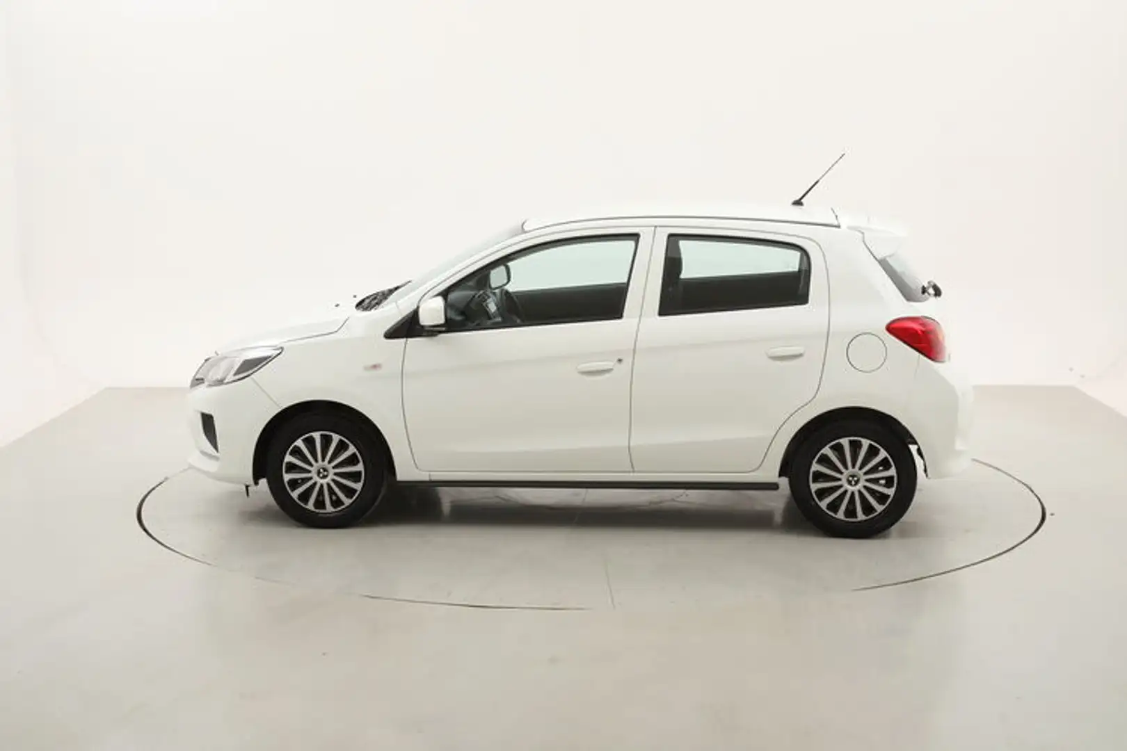 Mitsubishi Space Star Invite 1.2 Benzina 71CV Bianco - 2
