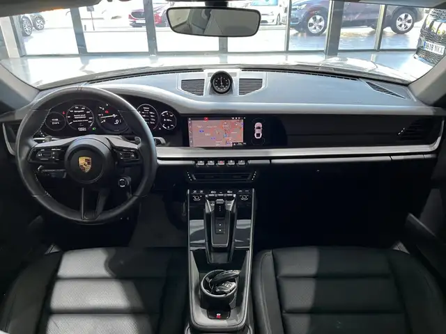 Porsche 911 view 14