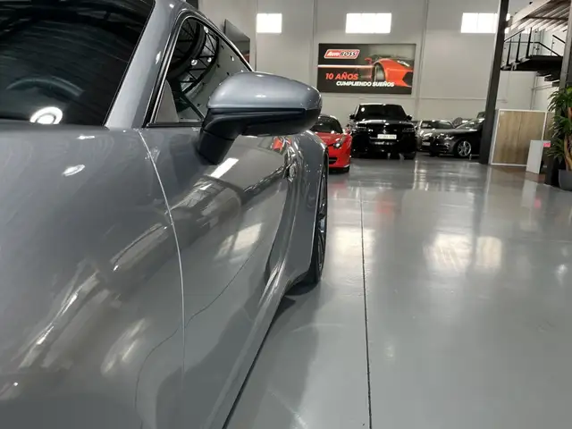 Porsche 911 view 12