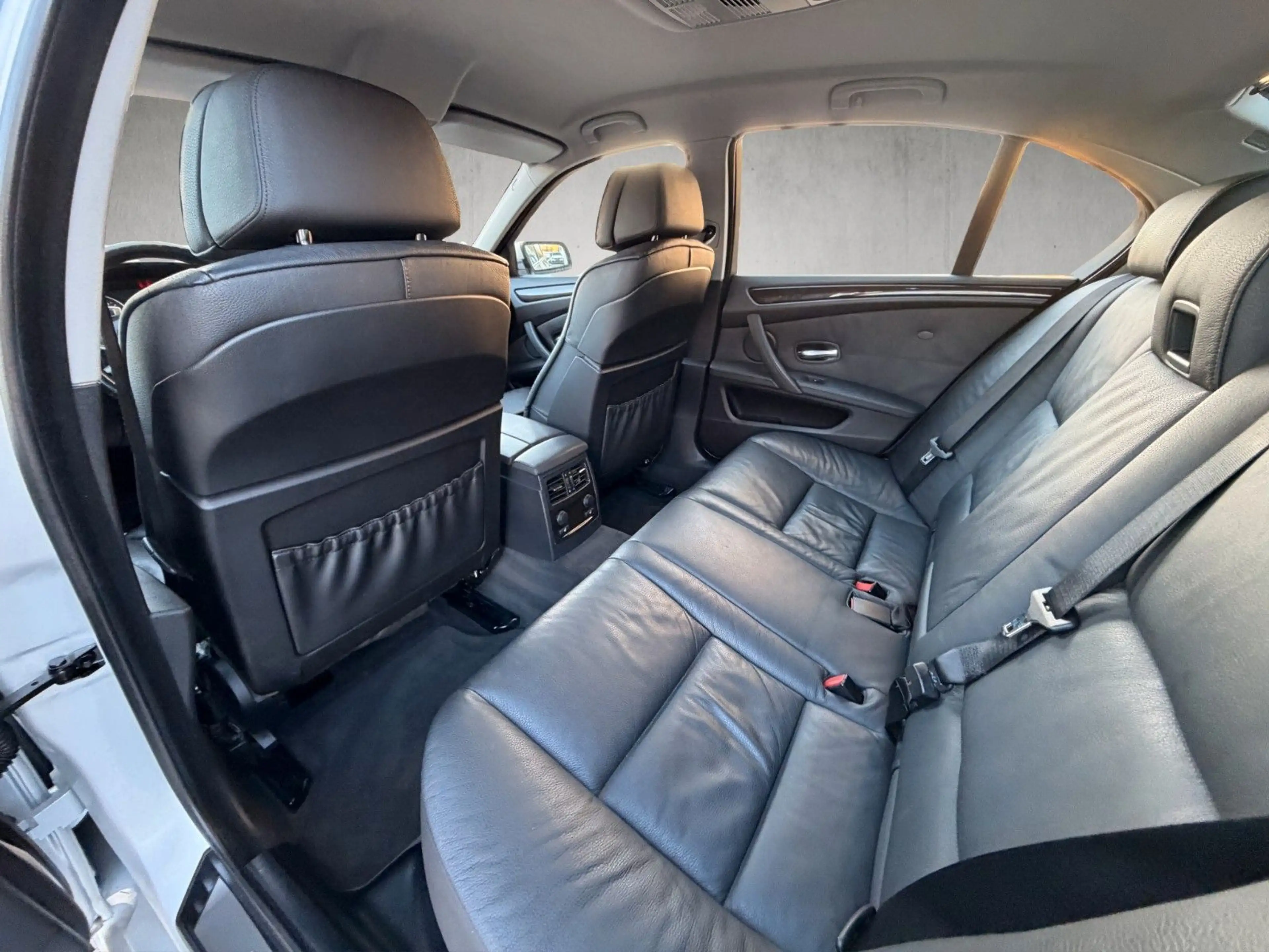 BMW 530 i Sportautomatik*Xenon*Navi Prof*Leder*ACC* — photo 7