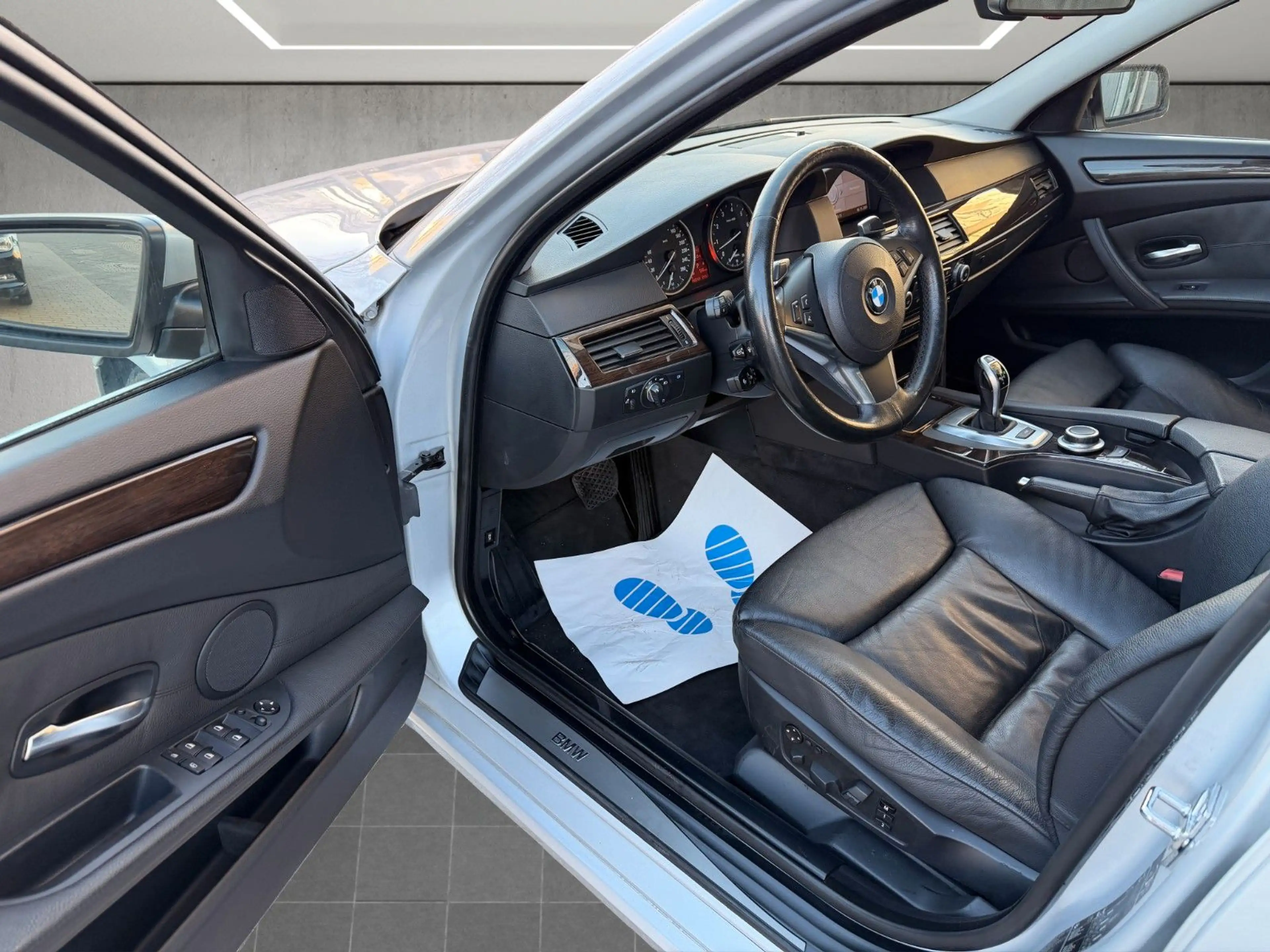 BMW 530 i Sportautomatik*Xenon*Navi Prof*Leder*ACC* — photo 4