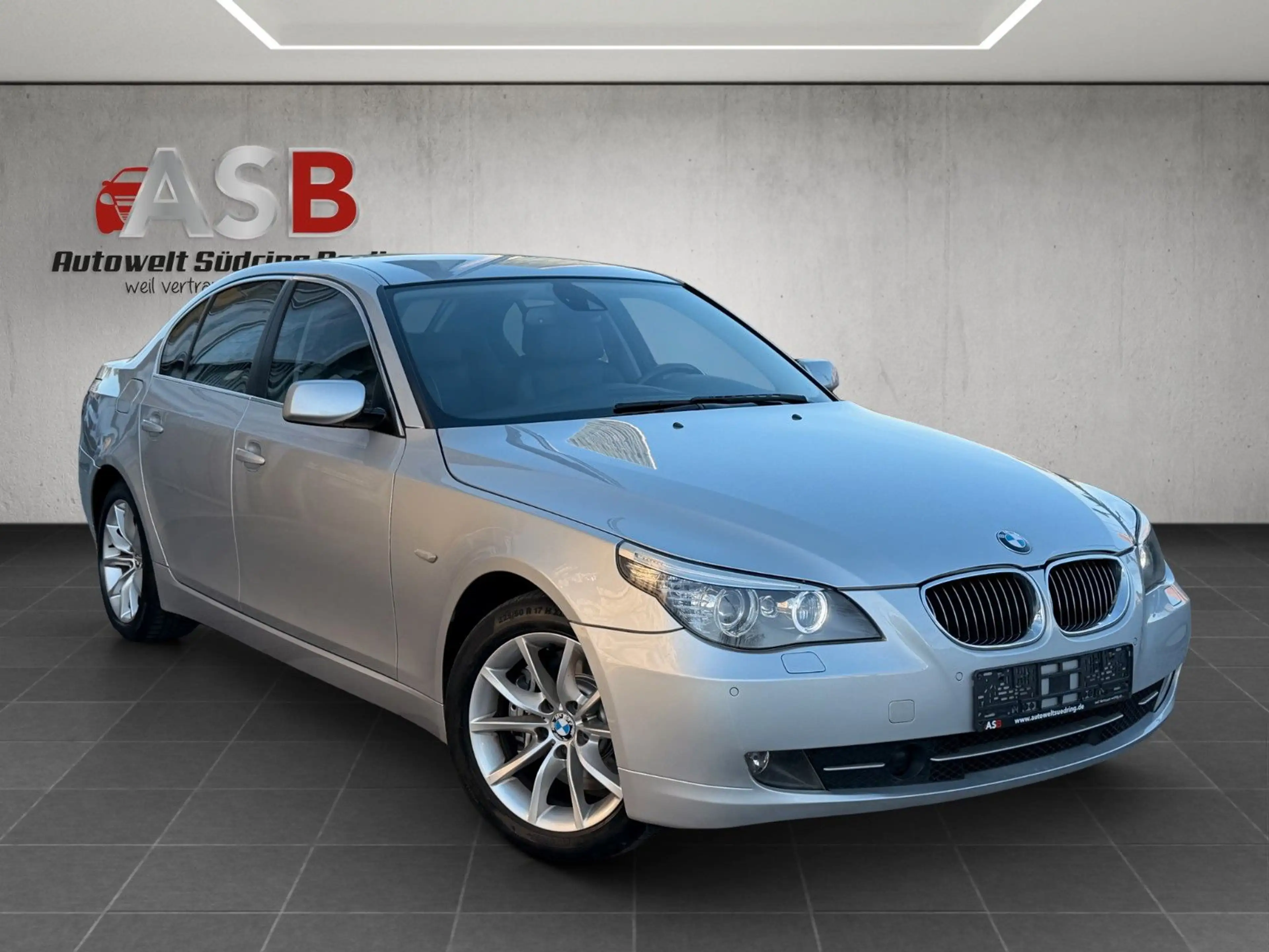 BMW 530 i Sportautomatik*Xenon*Navi Prof*Leder*ACC* — photo 3