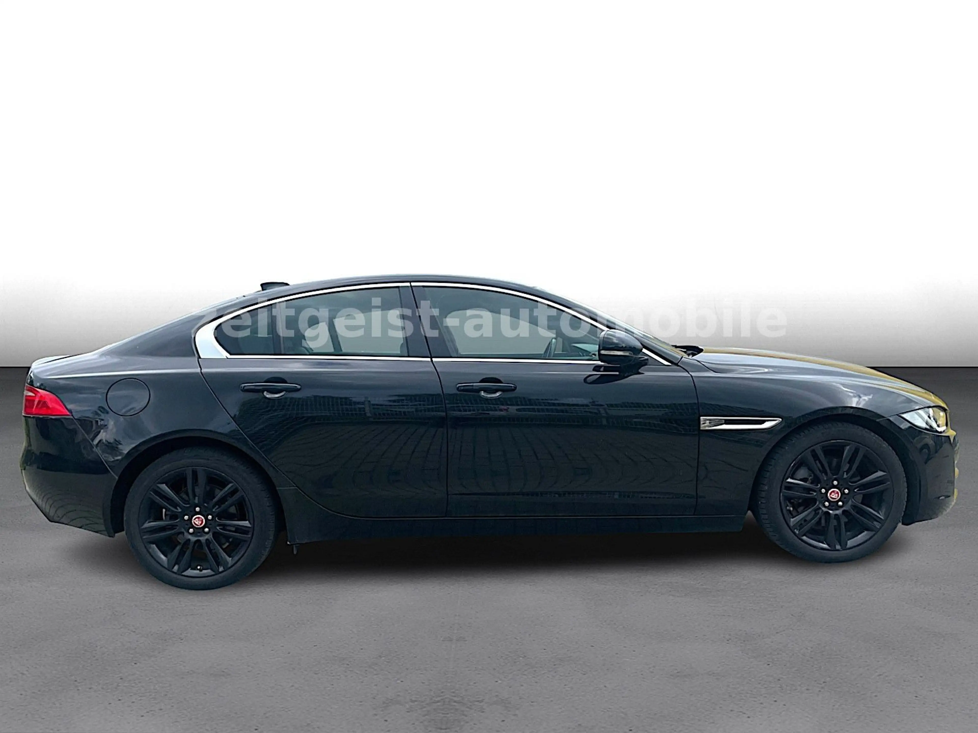 Jaguar XE 20d *STEUERKETTEN NEU*TÜV NEU*8 — photo 8