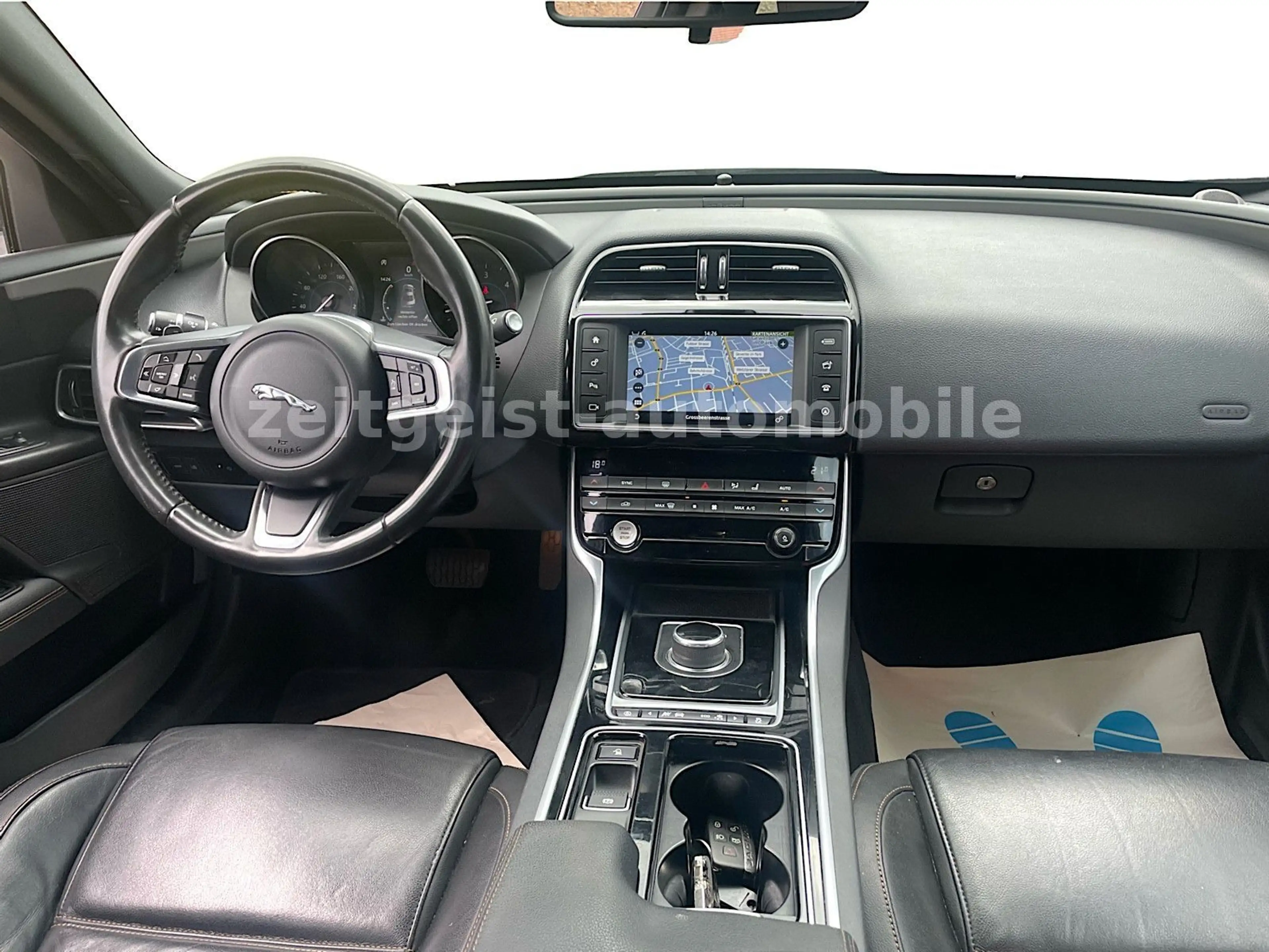 Jaguar XE 20d *STEUERKETTEN NEU*TÜV NEU*8 — photo 9
