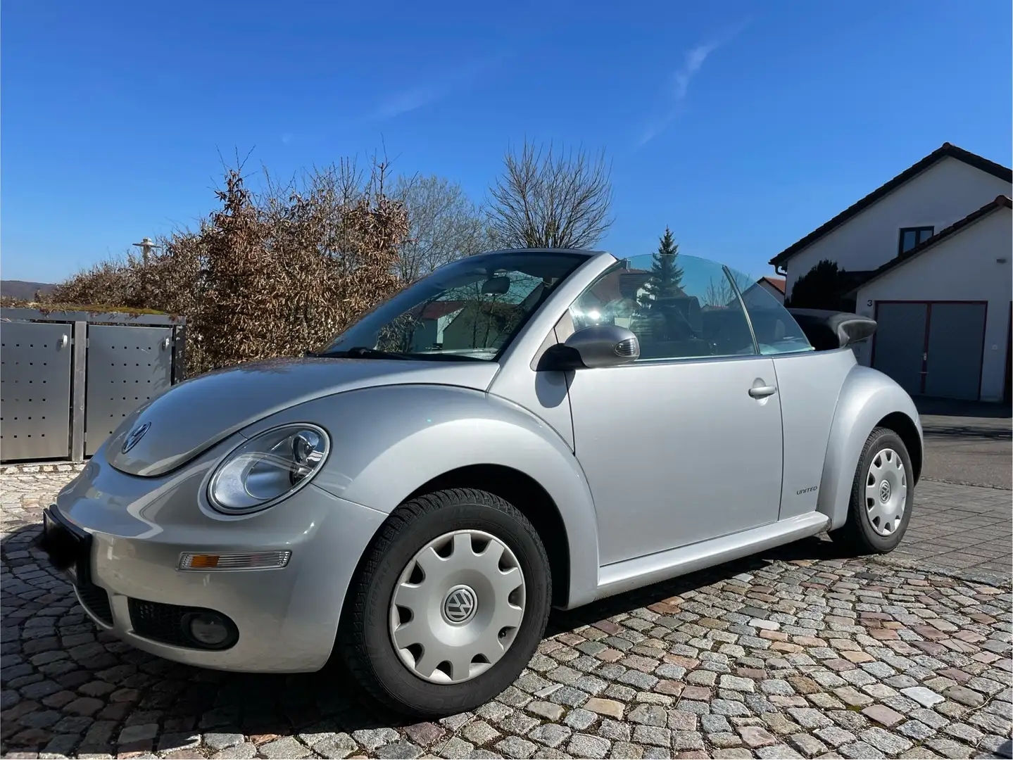 Volkswagen New Beetle New Beetle Cabriolet 1.6 United Silber - 1