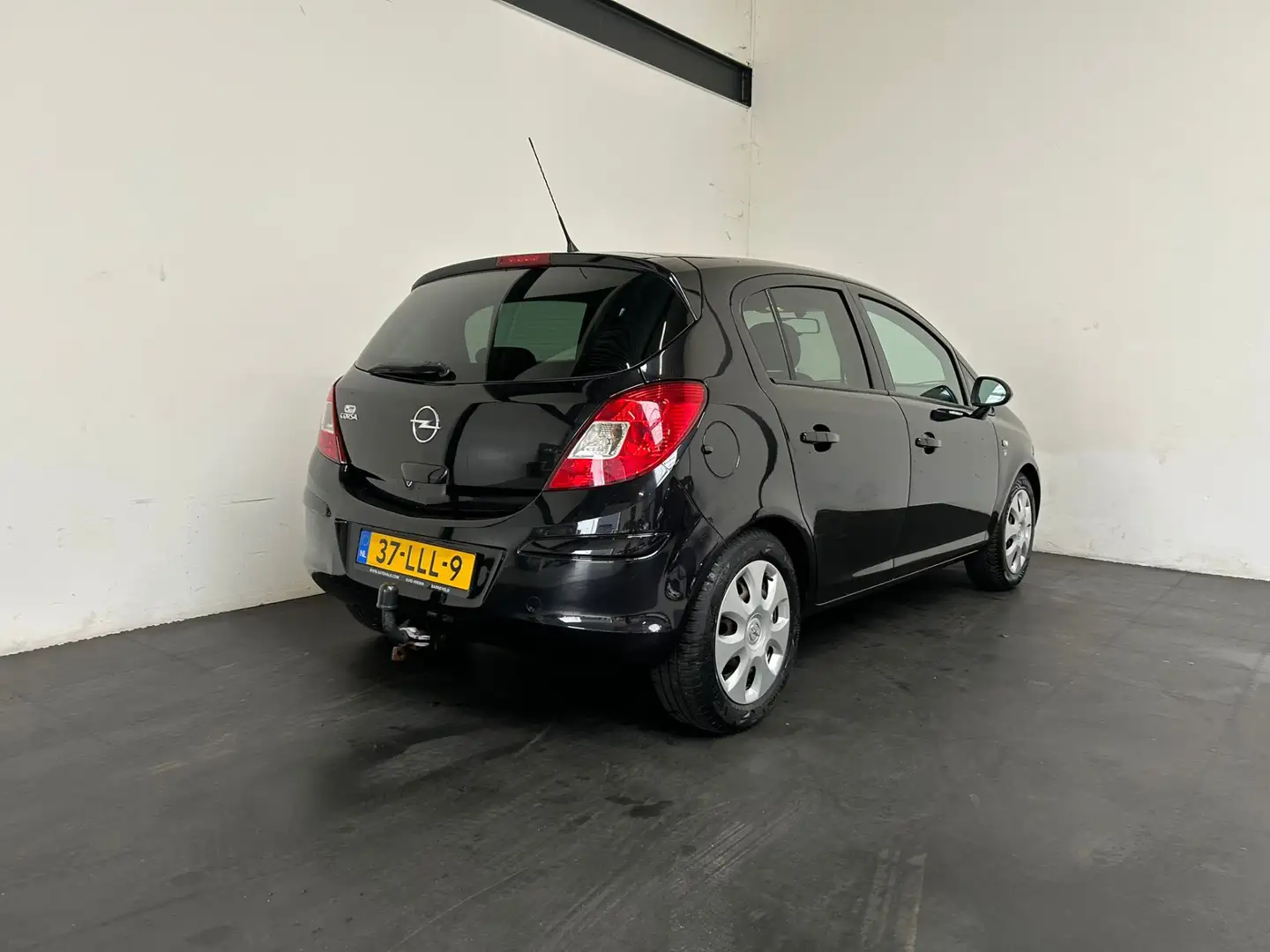 Opel Corsa 1.4-16V '111' Edition. APK 11-2026! Noir - 2