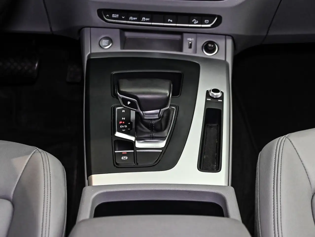 Audi Q5 снимка Audi Q5