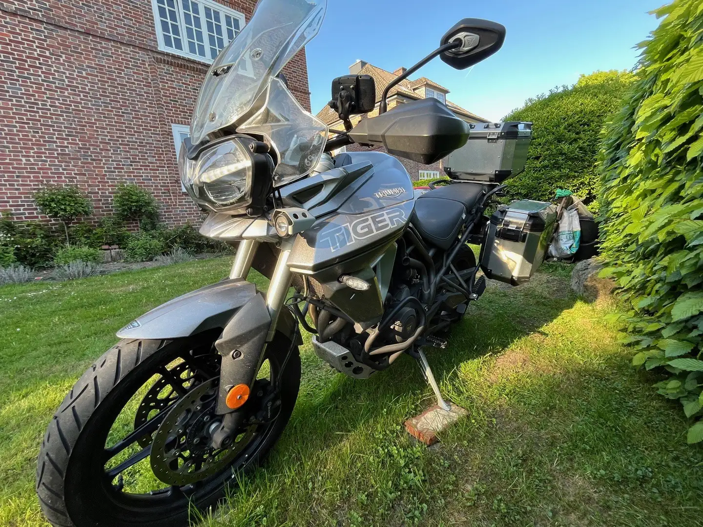 Triumph Tiger 800 XRT ABS Silber - 2
