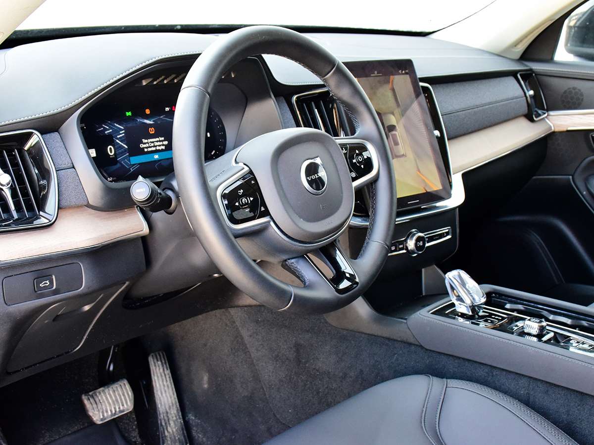 2026 Volvo XC90 B6 AWD Plus Bright Theme 7-Seater thumb 11
