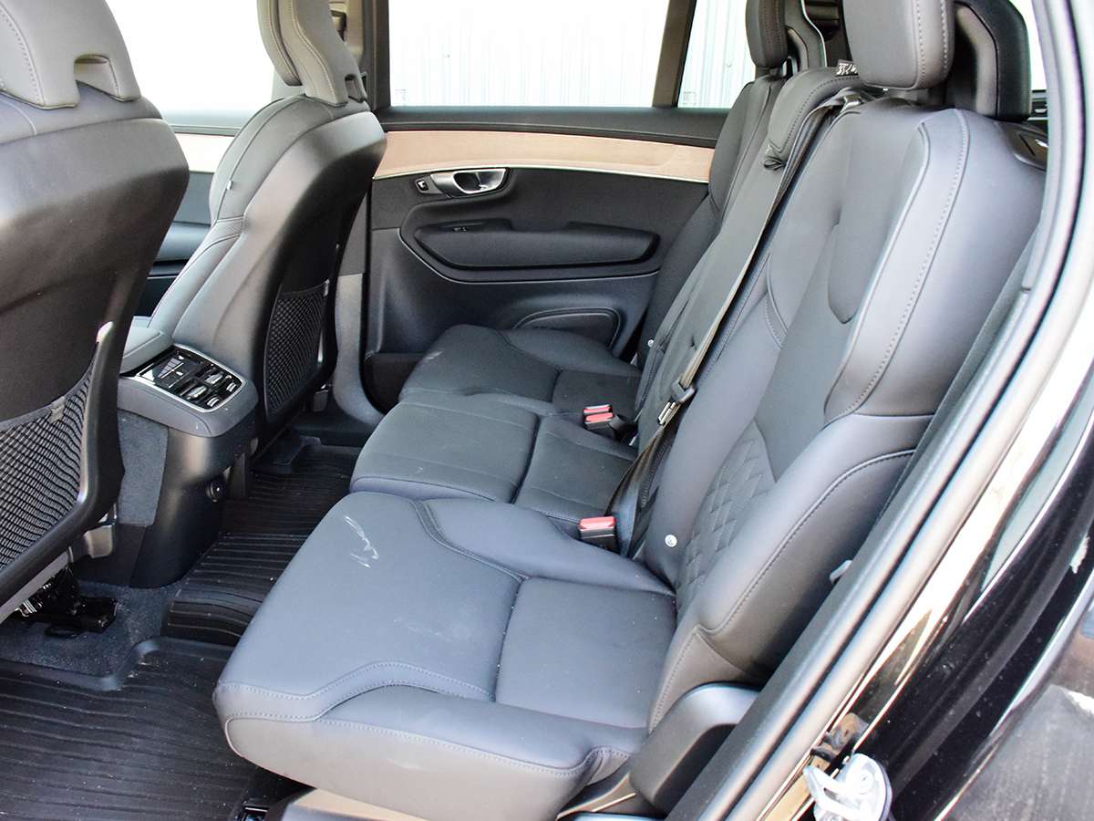 2026 Volvo XC90 B6 AWD Plus Bright Theme 7-Seater thumb 17