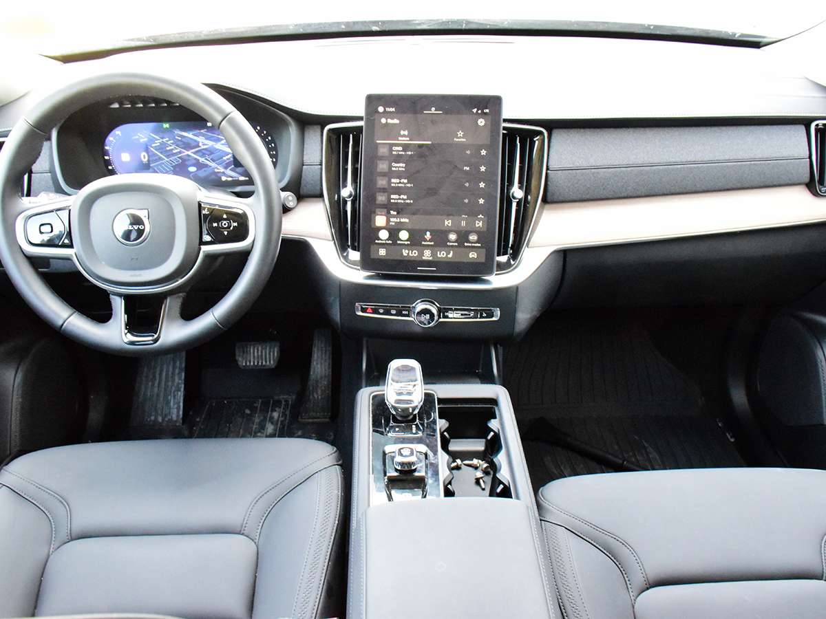 2026 Volvo XC90 B6 AWD Plus Bright Theme 7-Seater thumb 23