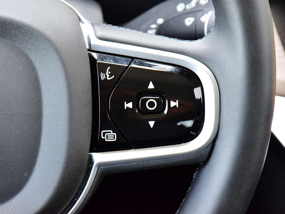 2026 Volvo XC90 B6 AWD Plus Bright Theme 7-Seater thumb 21