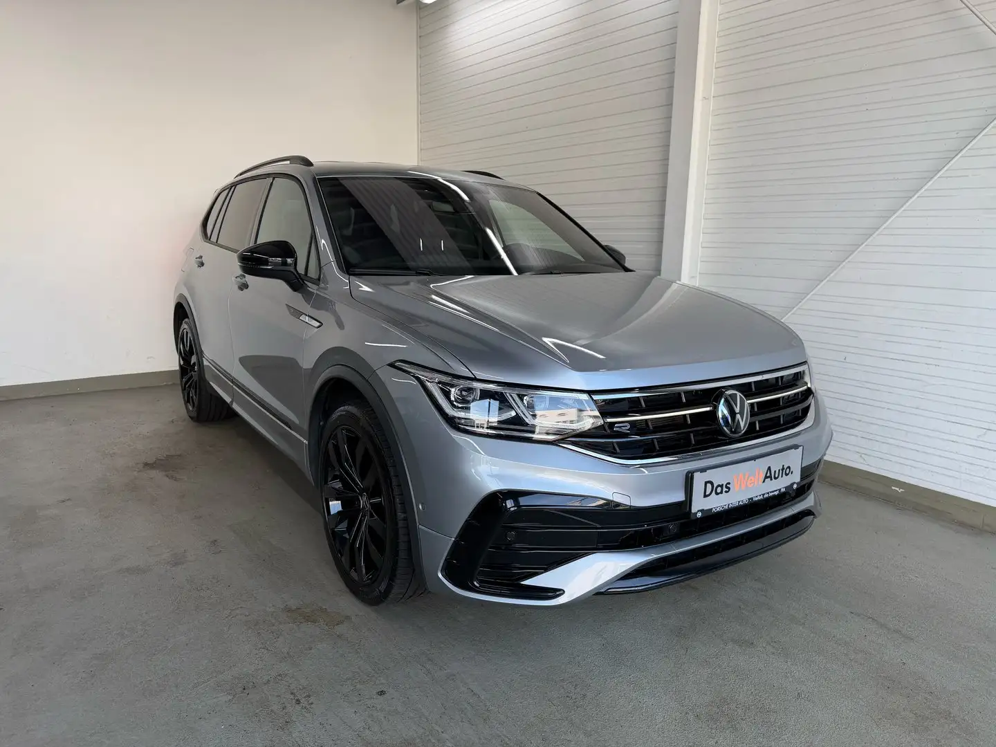 Volkswagen Tiguan Allspace R-Line TSI 4MOTION DSG Silber - 1