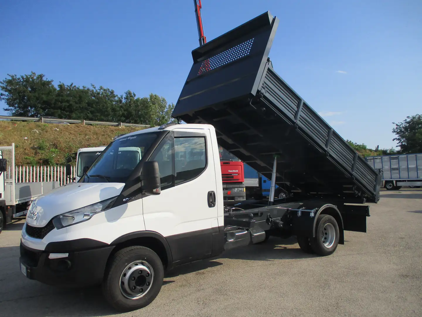 Iveco Daily 60C15 3000 150CV RIBALTABILE TRILAT NUOVO 4.25 MET Bianco - 1