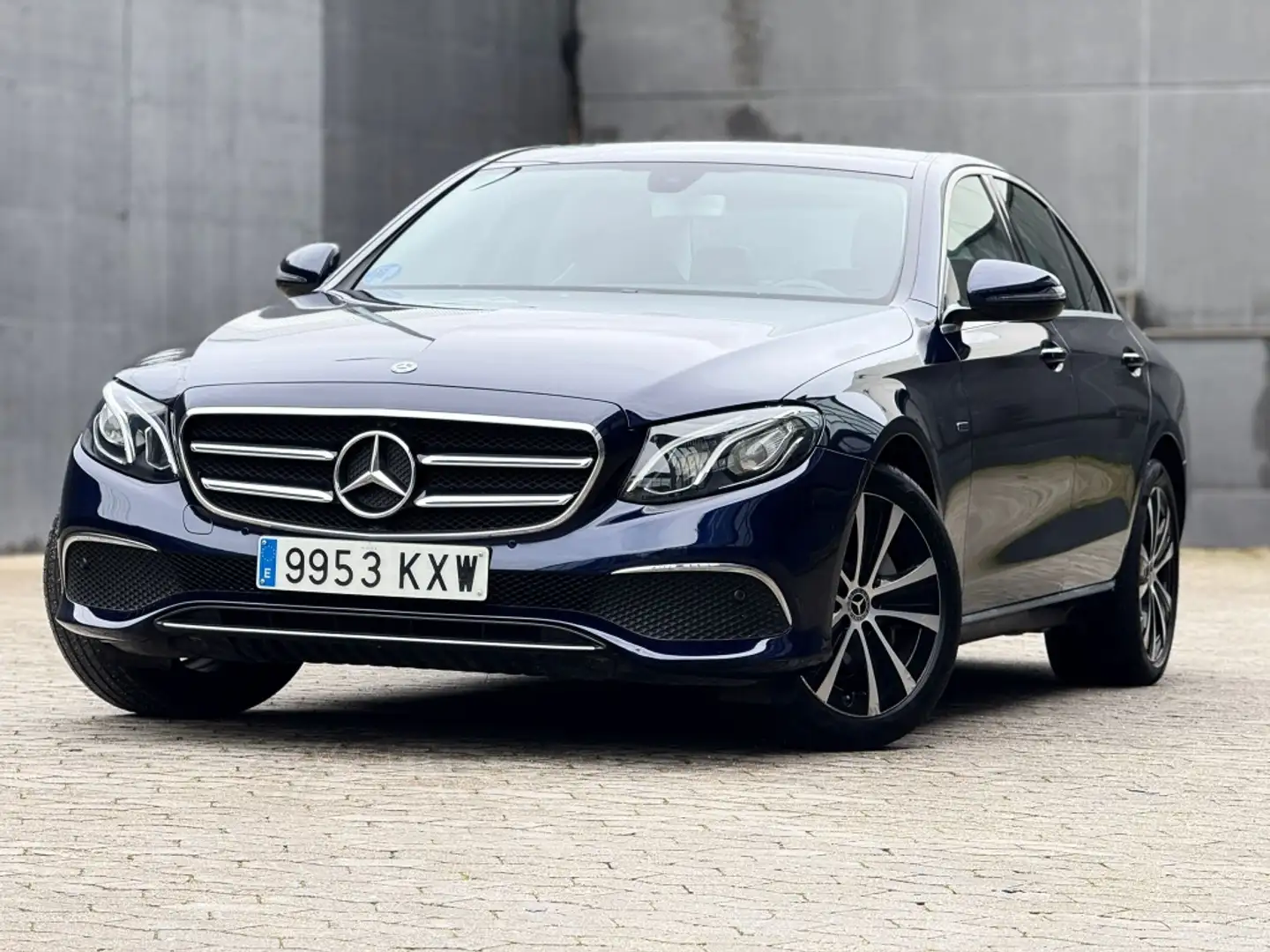 Mercedes-Benz E 300 de Azul - 2