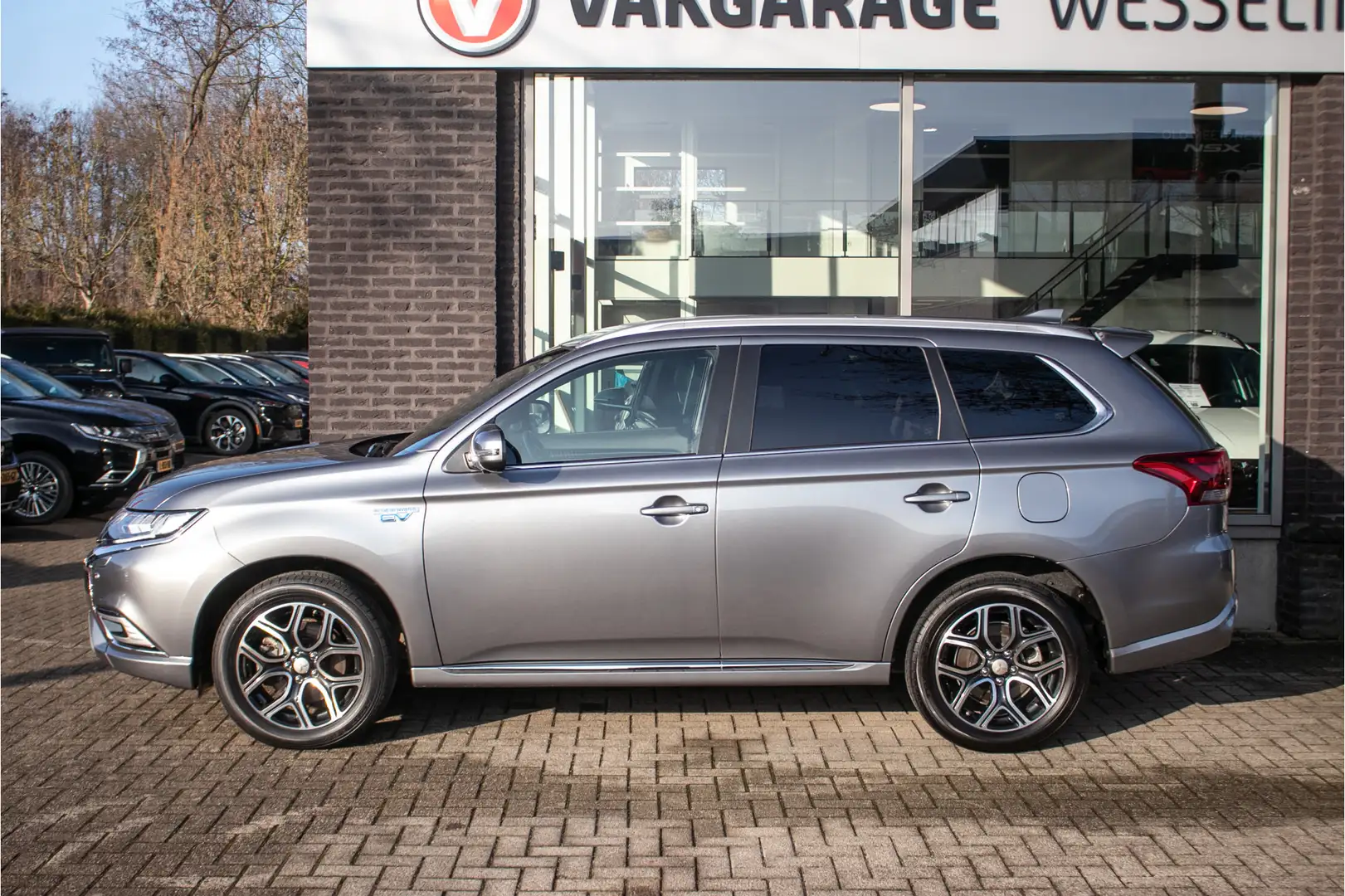 Mitsubishi Outlander 2.4 PHEV Instyle - Apple cp/Android auto | Navi | Gris - 2