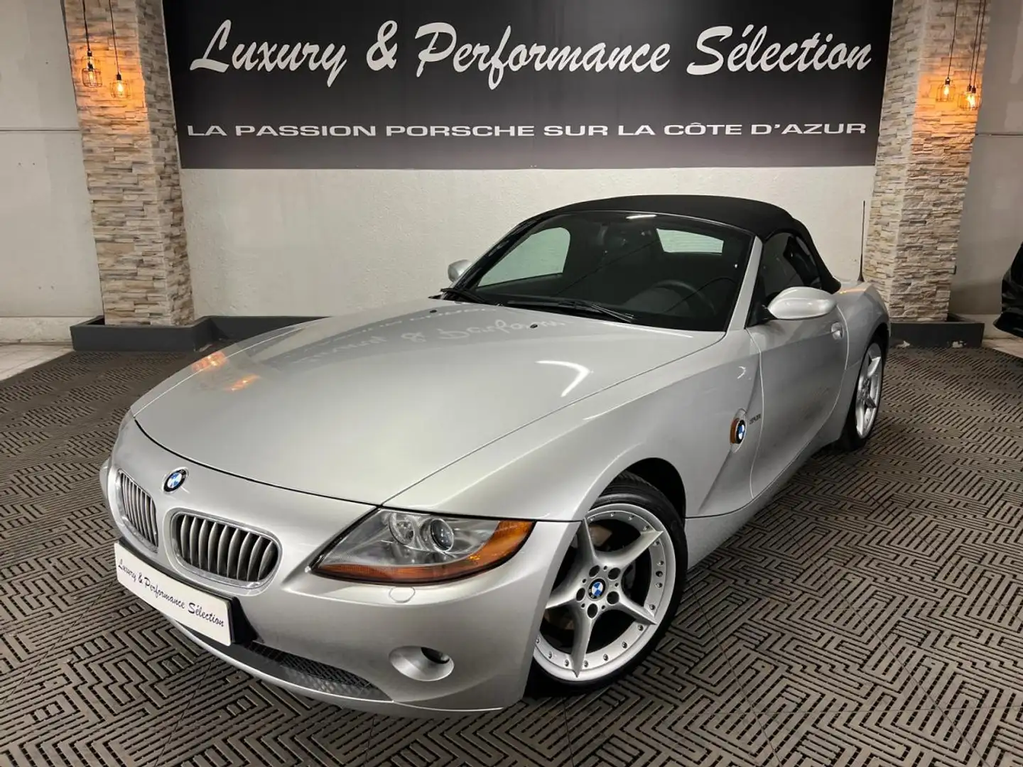 BMW Z4 Roadster 3.0i 3.0 231ch BVM - 43000km - 1°main - C Gris - 2