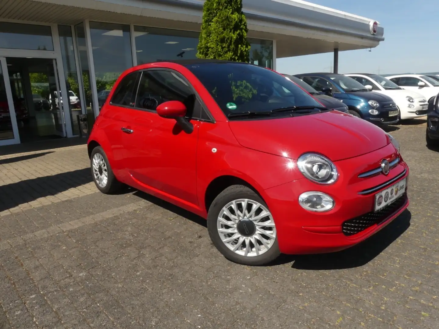 Fiat 500C LOUNGE 1.2 69PS CARPLAY KLIMA CITYPAKET Rood - 2