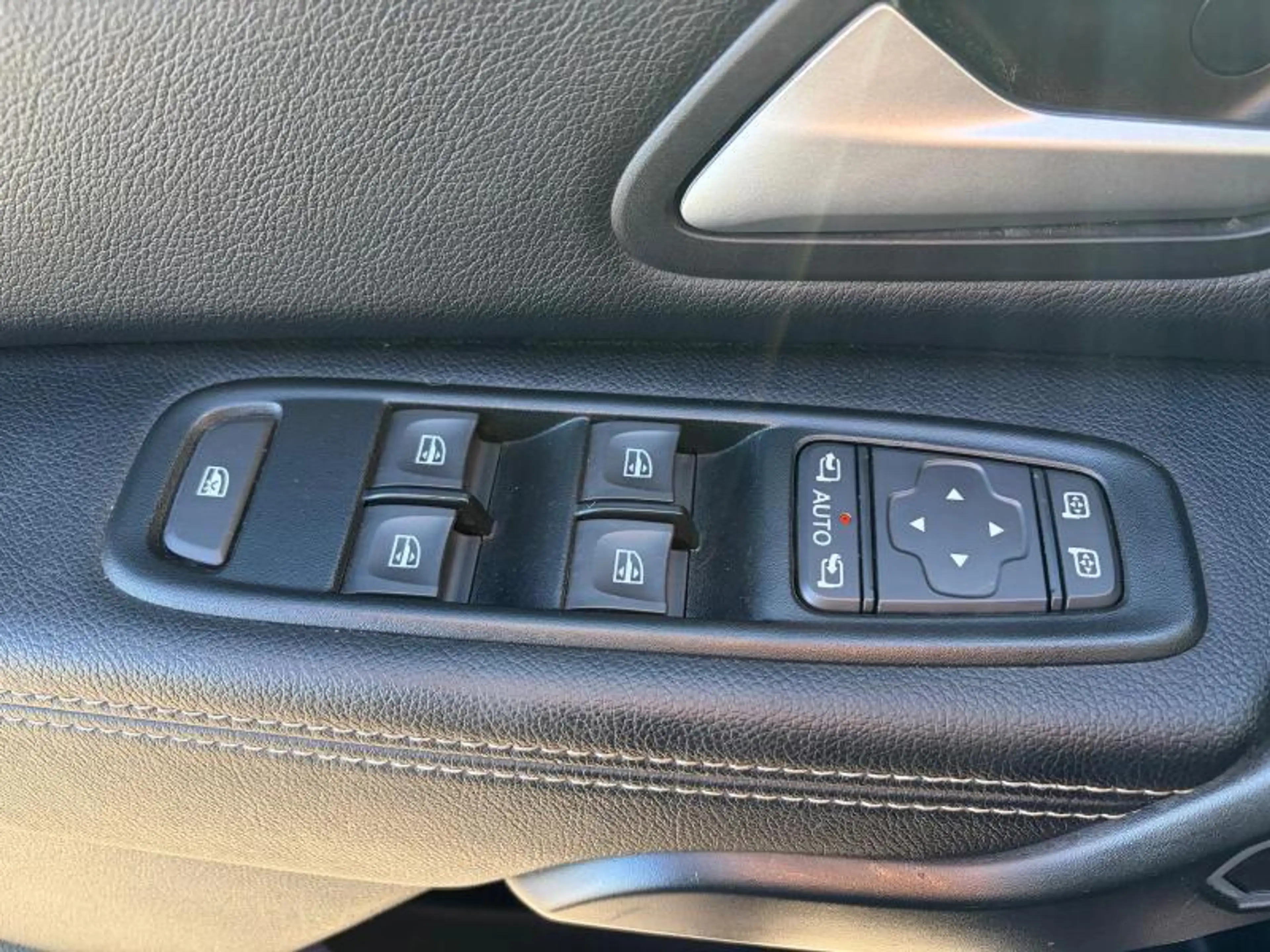 Dacia Duster Journey eco-g 90 — photo 12