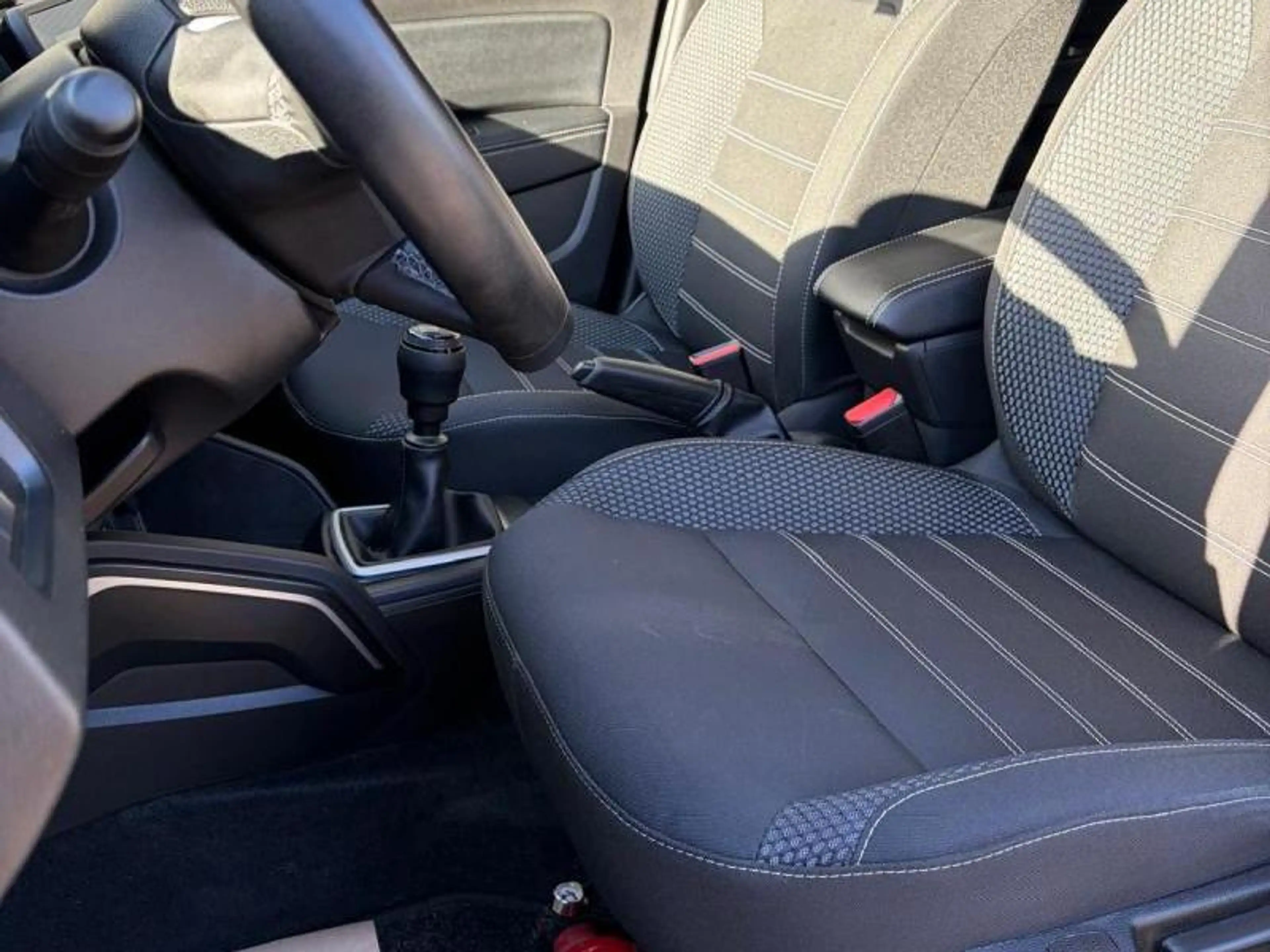 Dacia Duster Journey eco-g 90 — photo 14