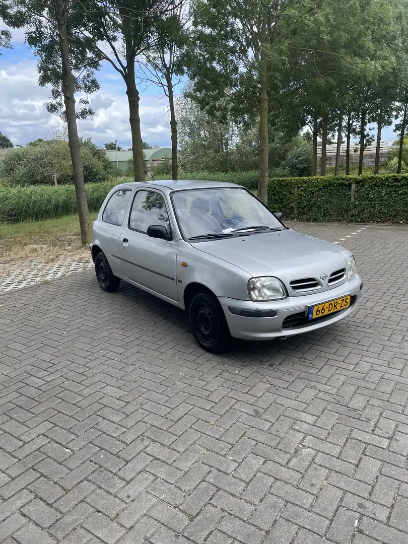 Nissan Micra 1.0 GL Gris - 2