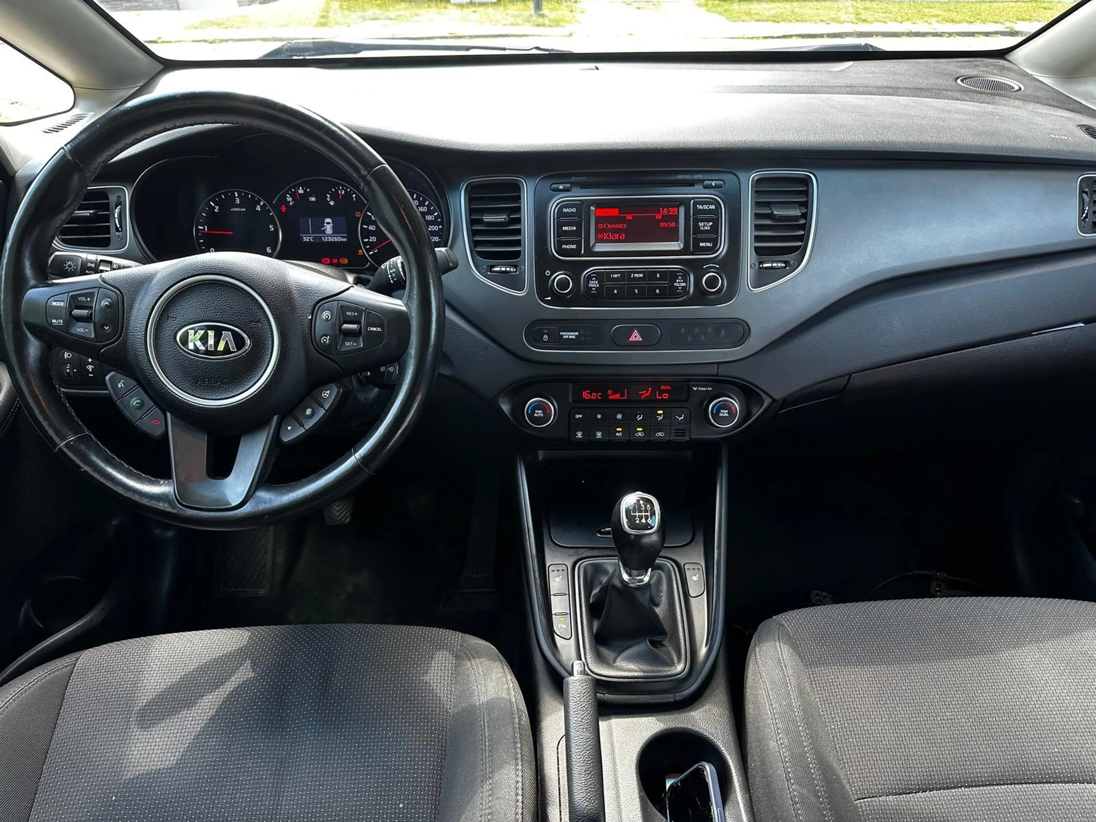 Kia Carens Carens 1.7 CRDI *** 7 PL *** — photo 4