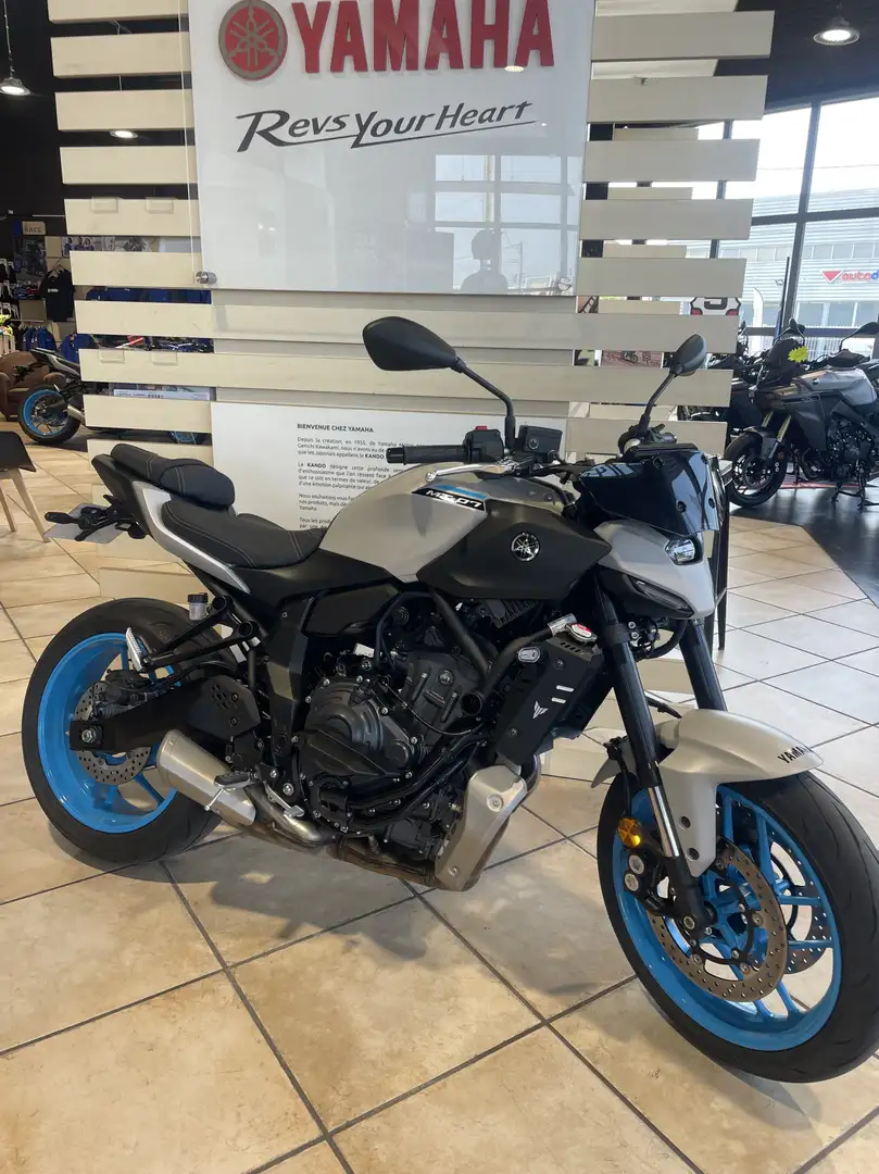 Yamaha MT-07 Gris - 1