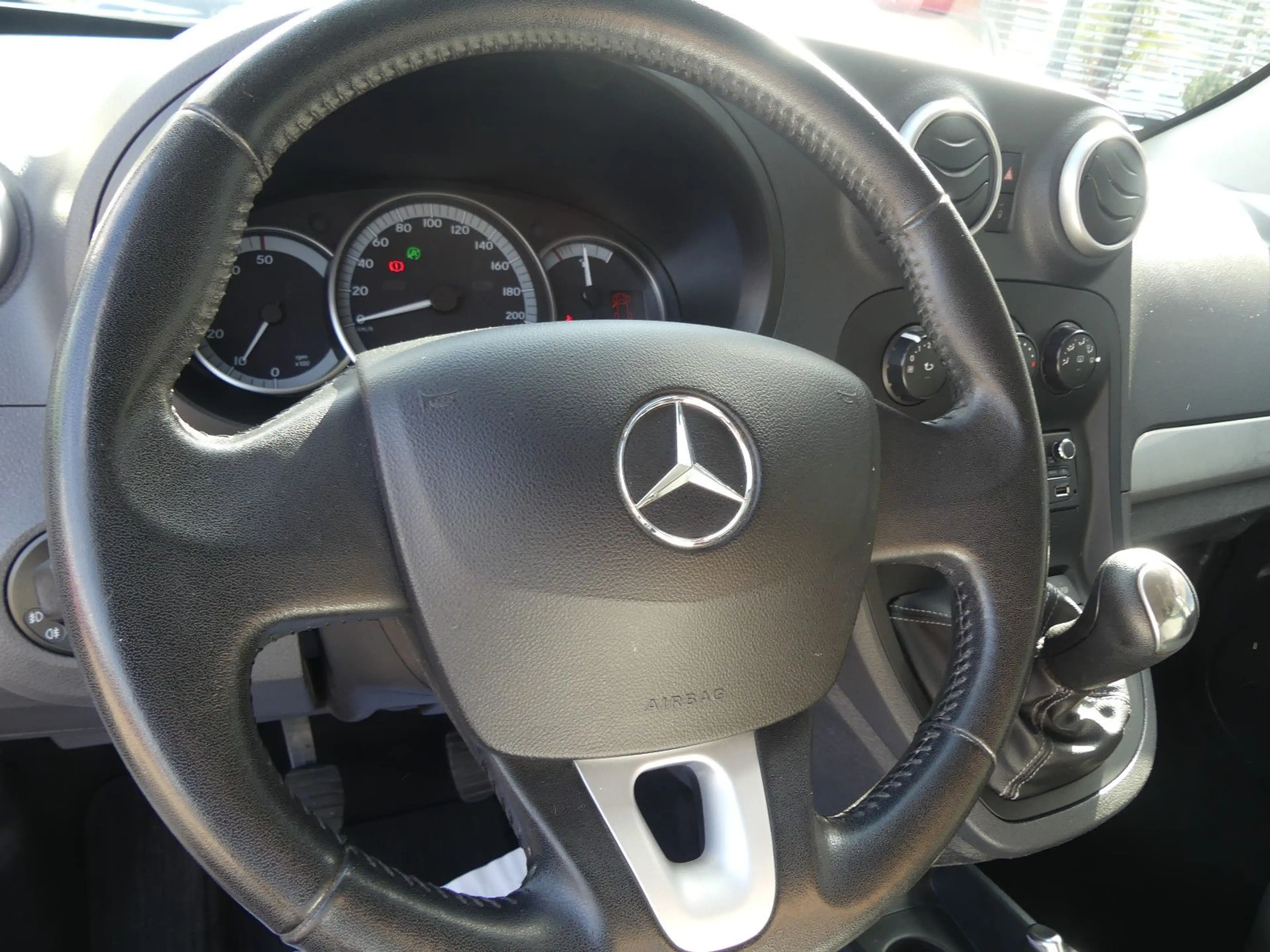 Mercedes-Benz Citan Kombi 109 CDI lang 5 Sitze*SHZ*Klima — photo 14