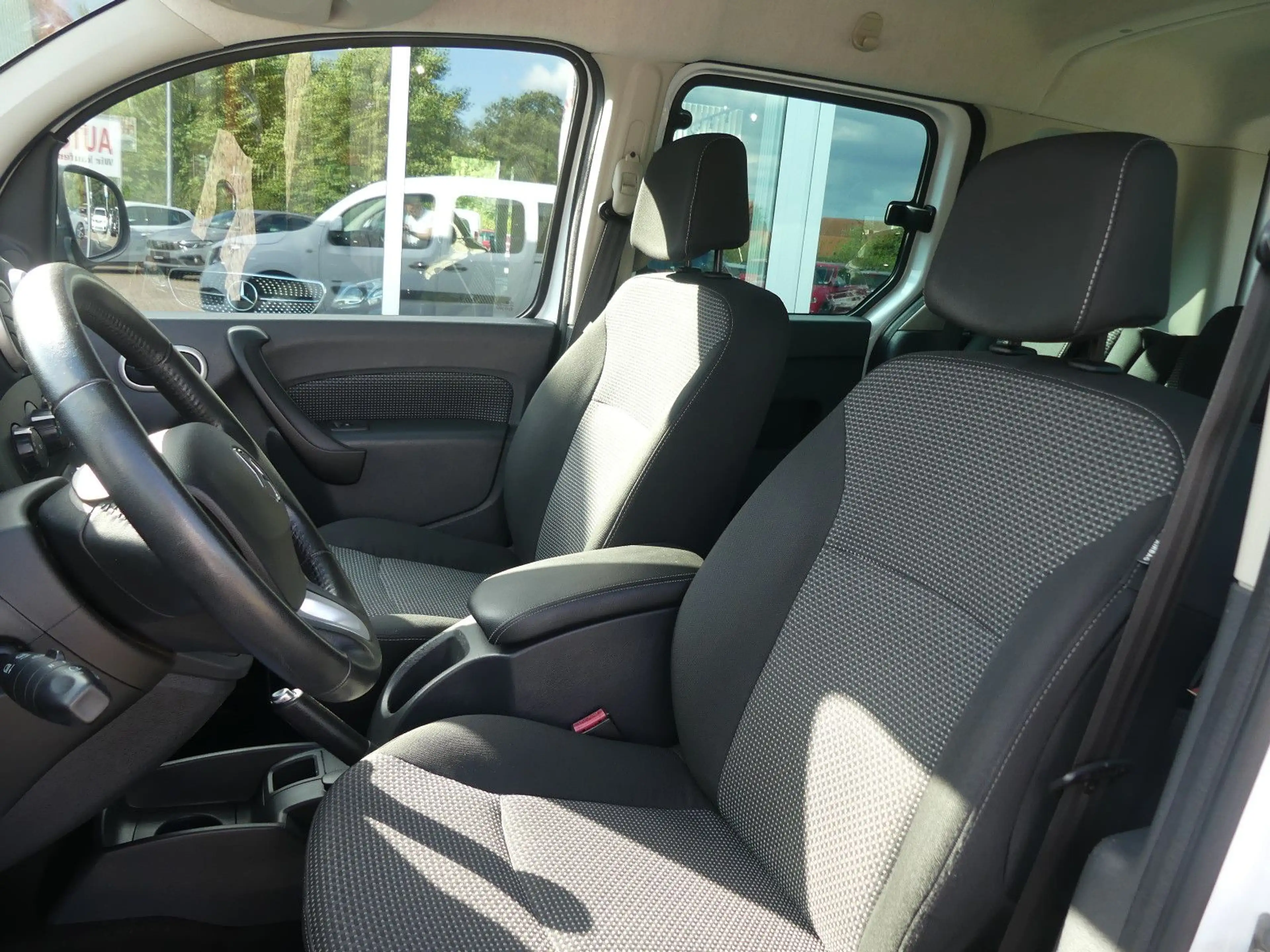 Mercedes-Benz Citan Kombi 109 CDI lang 5 Sitze*SHZ*Klima — photo 12