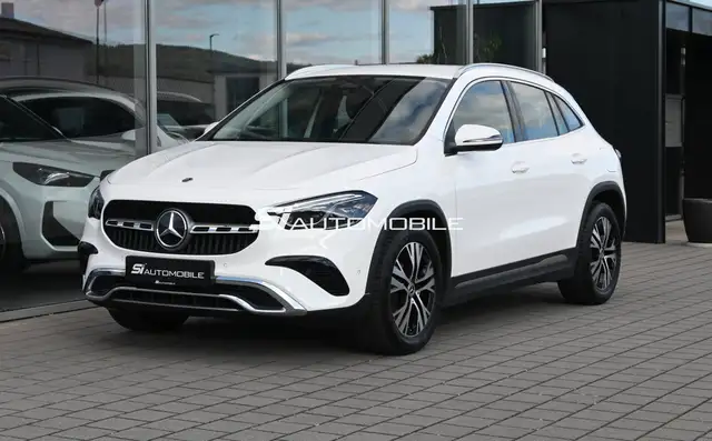 Mercedes-Benz GLA 200 d 8G DCT Progressive °ACC°AHK°KAMERA°MULTIBEAM LED°