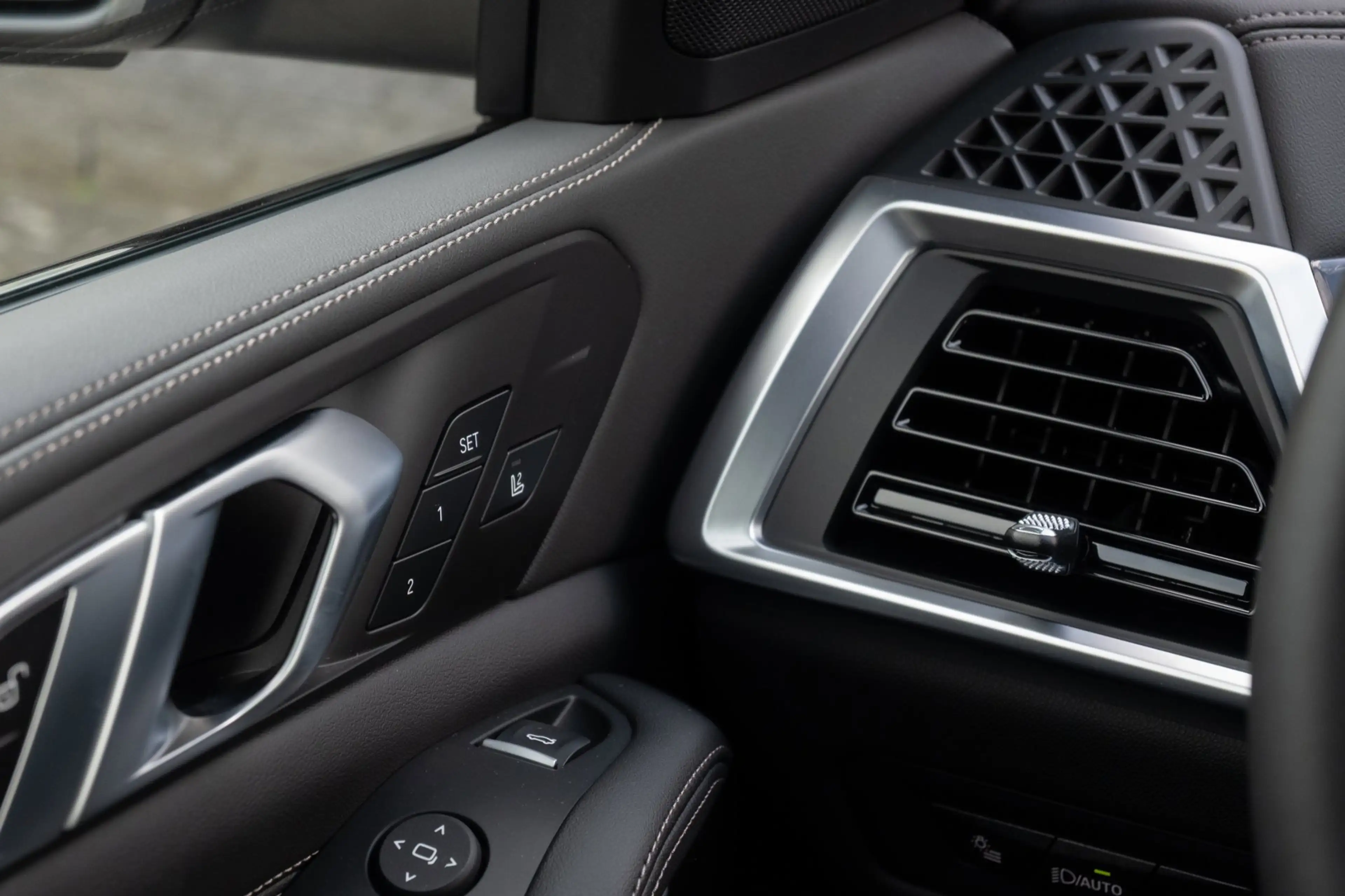 BMW X5 XDrive50e Frozen Pure Grey — photo 26