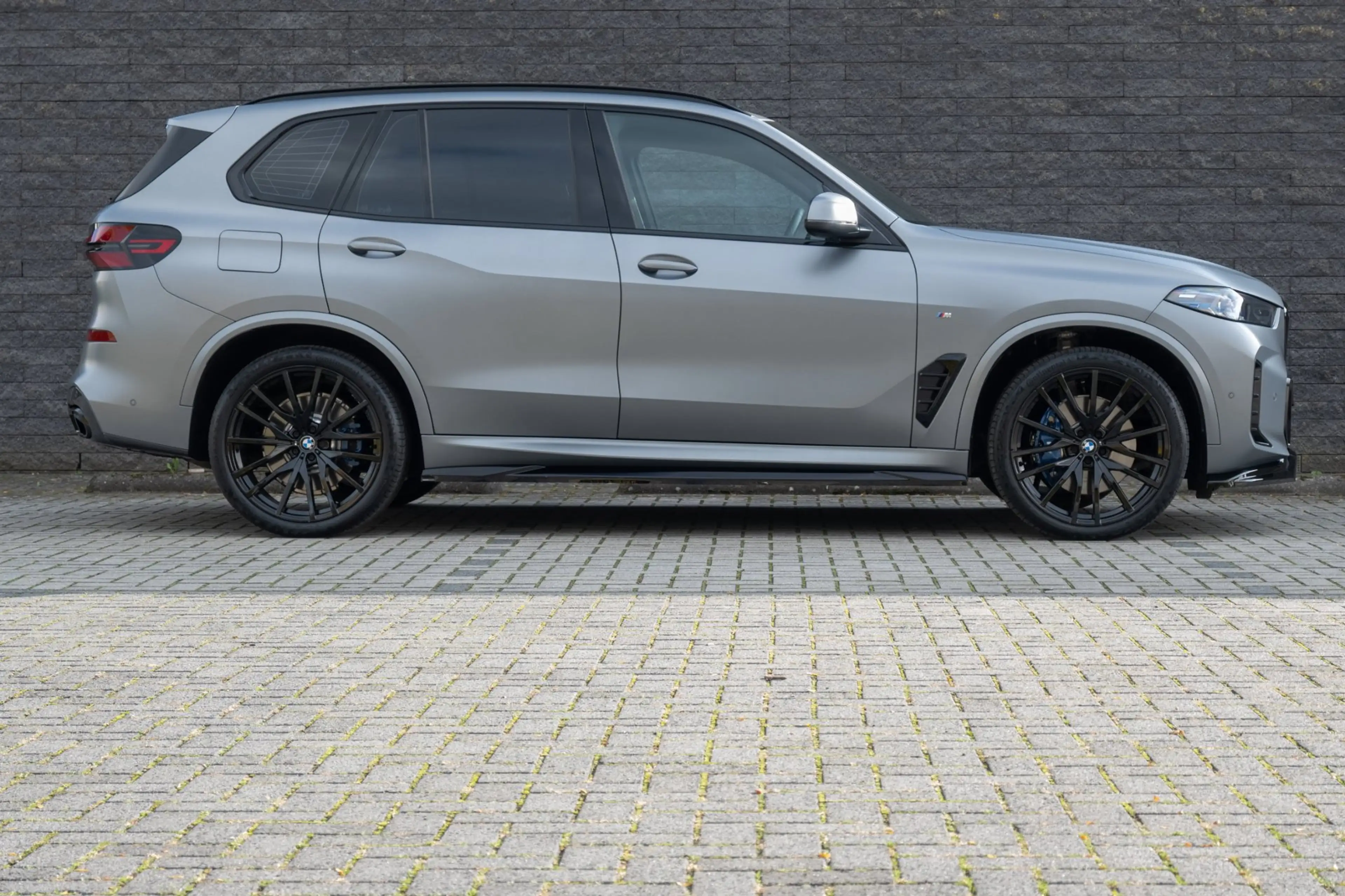 BMW X5 XDrive50e Frozen Pure Grey — photo 17