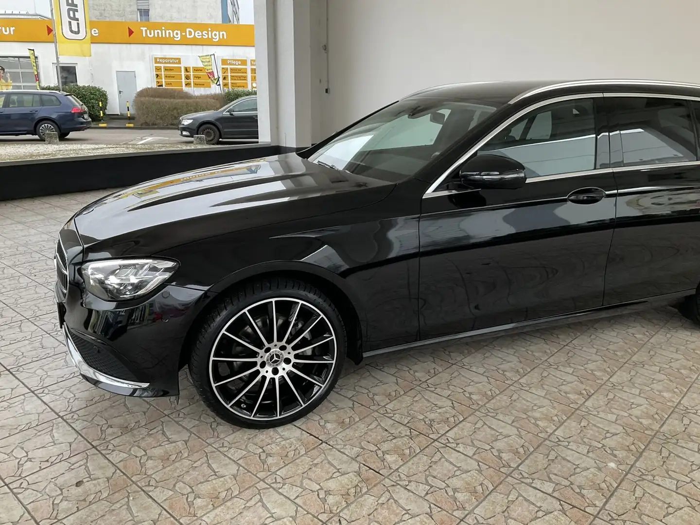 Mercedes-Benz E 200 E 200 4M T AVANTGARDE/Navi/AHK/Kamera/LED/MBUX Schwarz - 2